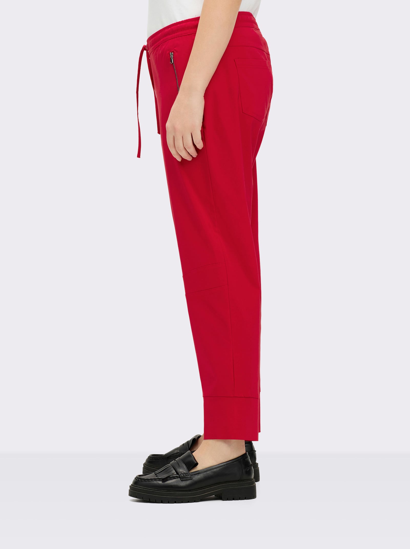Jogg Pants mit Passformsattel hinten - rot