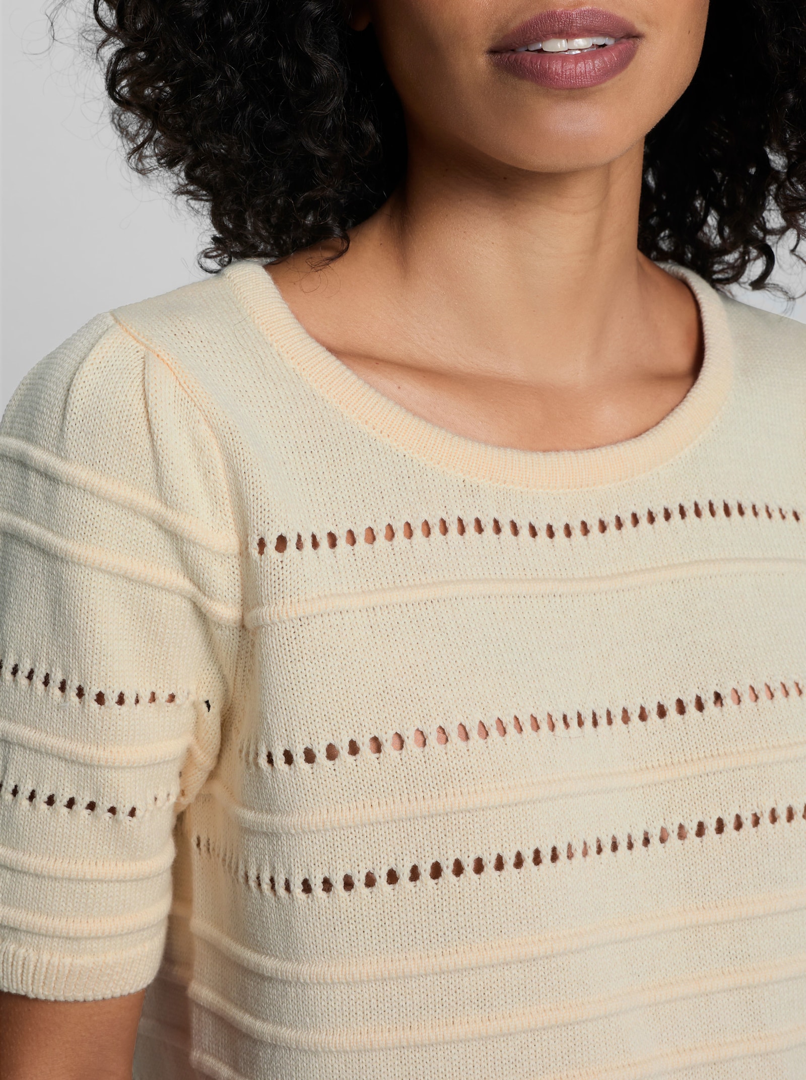 heine Kurzarmpullover mit Ajourstrick - champagner