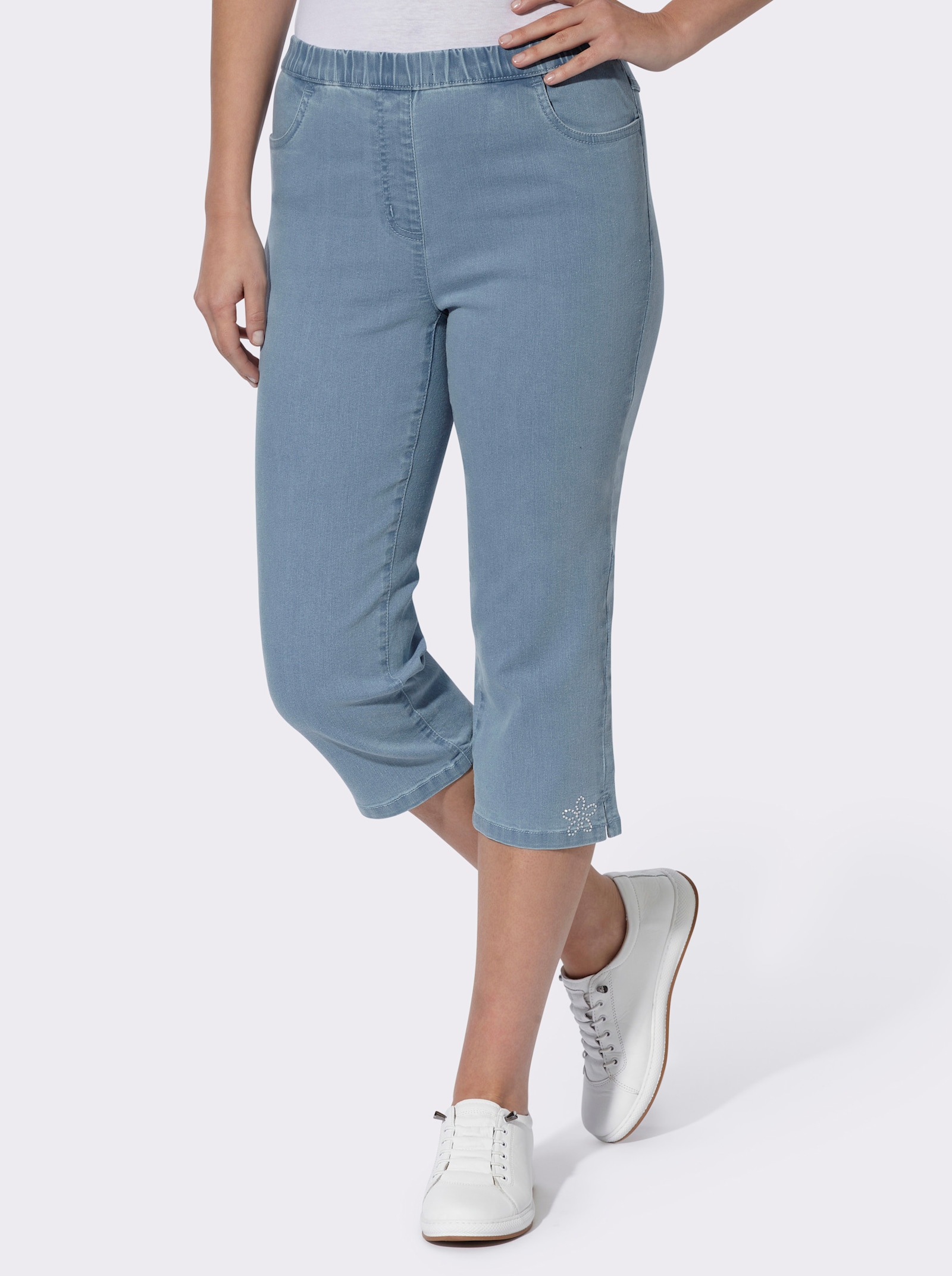 Caprijeans mit Glitzersteinchen-Deko - blue-bleached