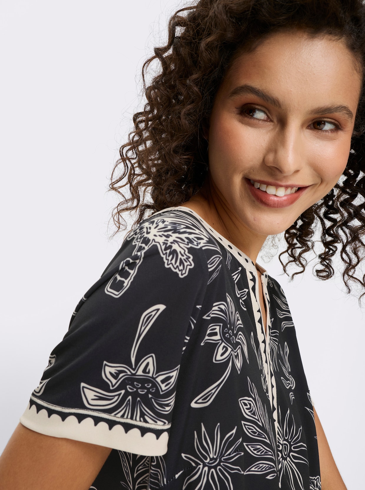 heine Jerseykleid - schwarz-sand-bedruckt