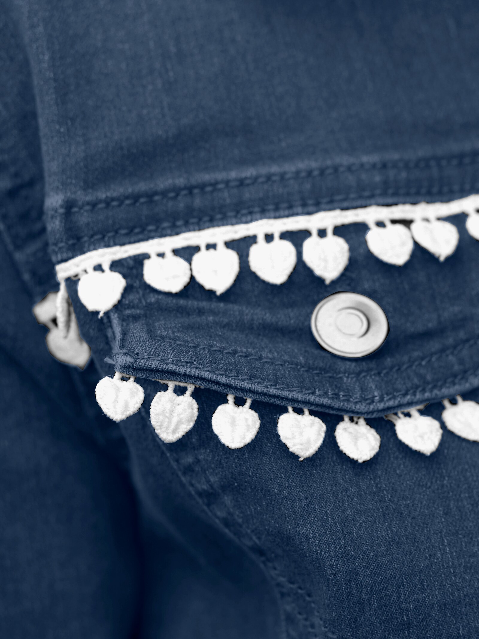 Jeansjacke mit Spitzenband - blue-stone-washed