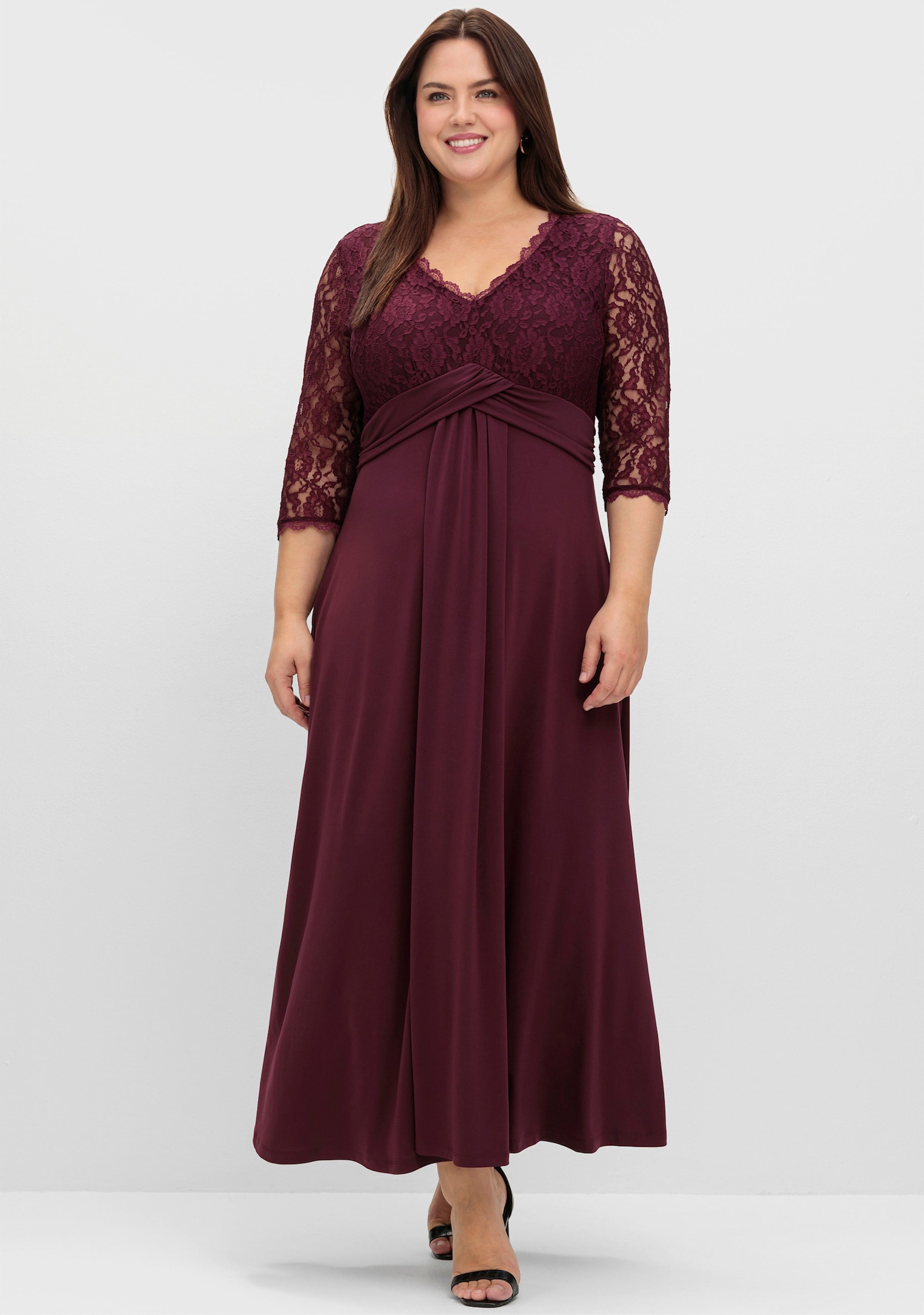 sheego Abendkleid mit Oberteil aus Spitze - burgund