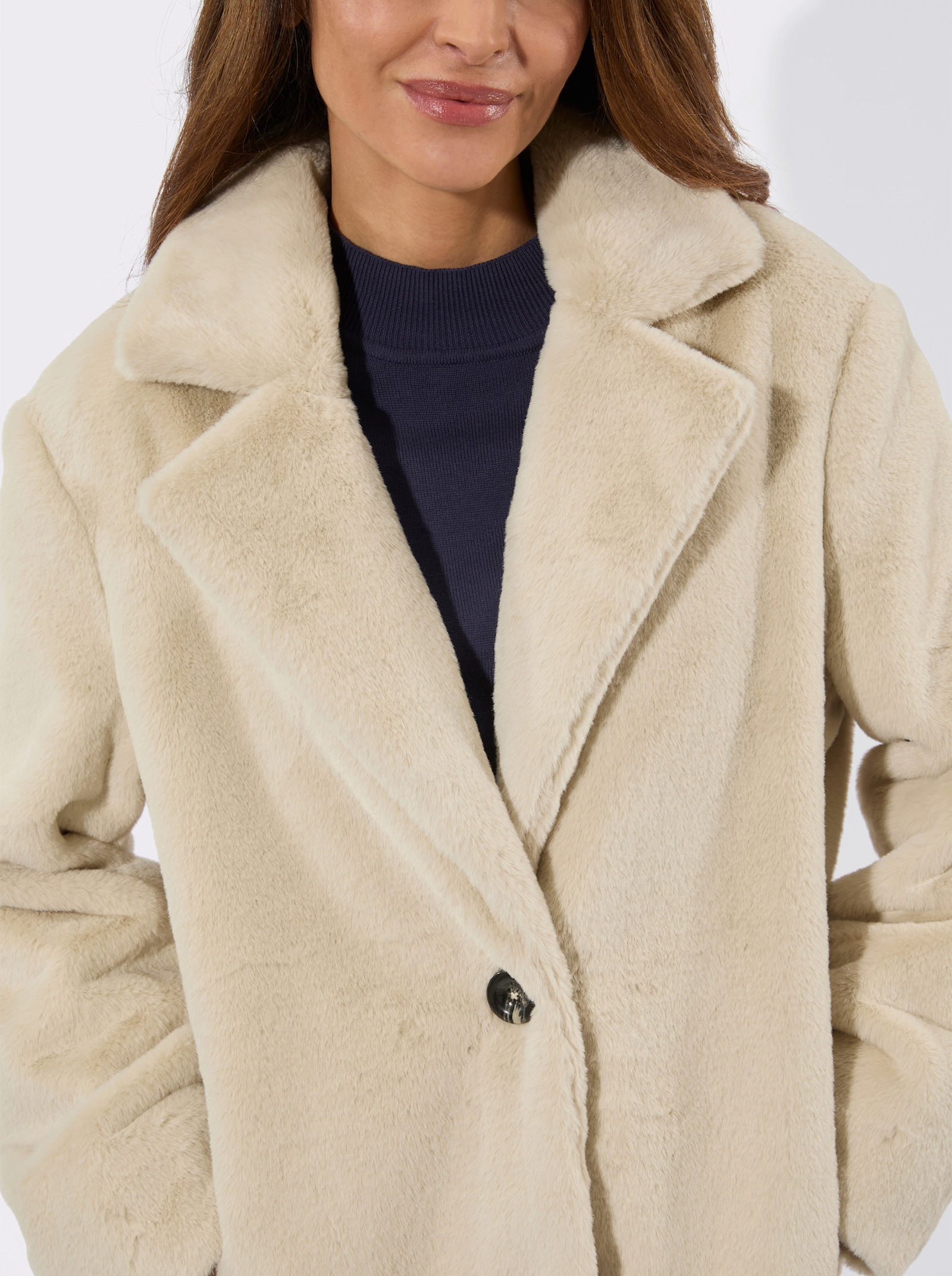 Fellimitatmantel in weiter Silhouette - sand