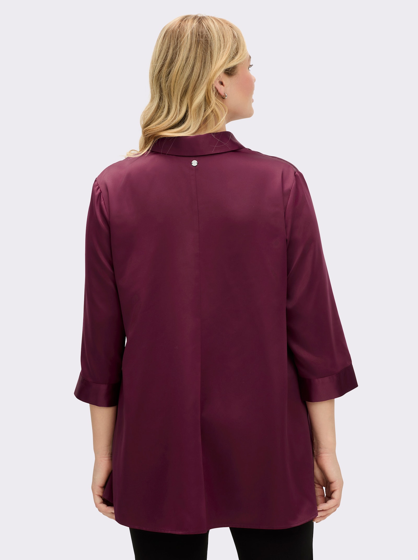 sheego Satinbluse mit verkürztem Saum vorn - bordeaux