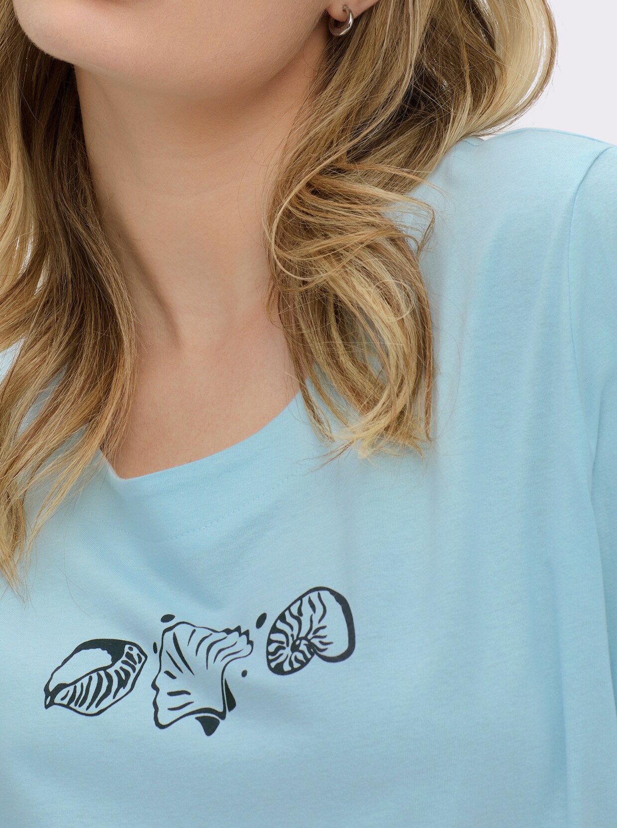 Kurzarmshirt mit Muschel-Druck - hellblau