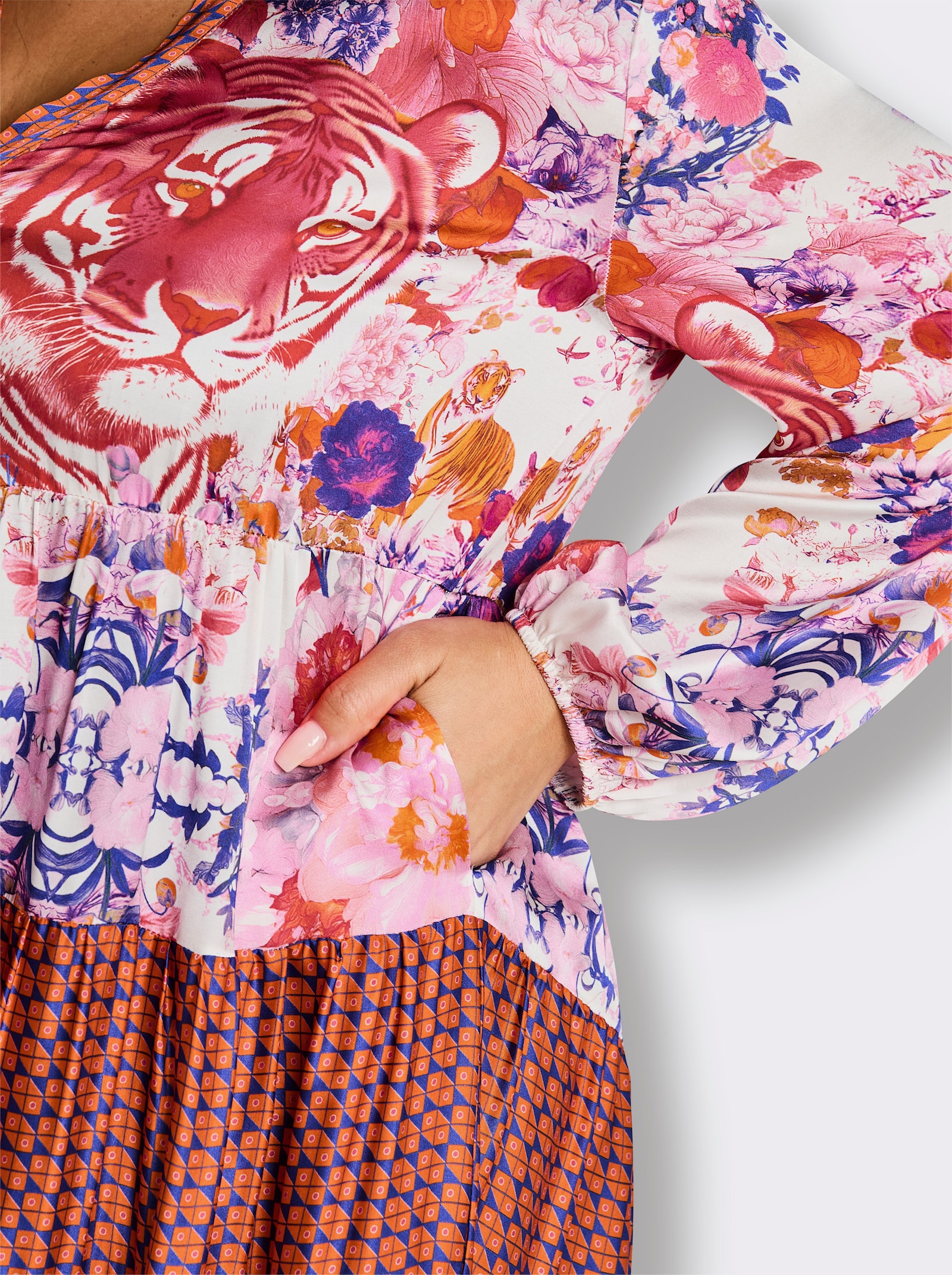 sheego loves miss goodlife A-Linien-Kleid mit stufigem Volant - ecru-lila-bedruckt