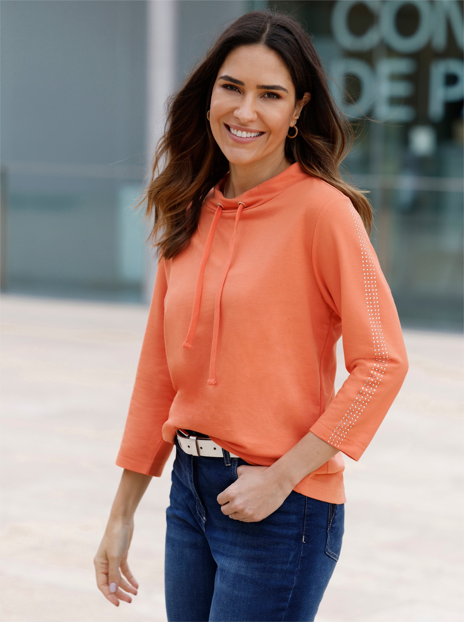 Sweatshirt mit Glitzersteinchen - papaya