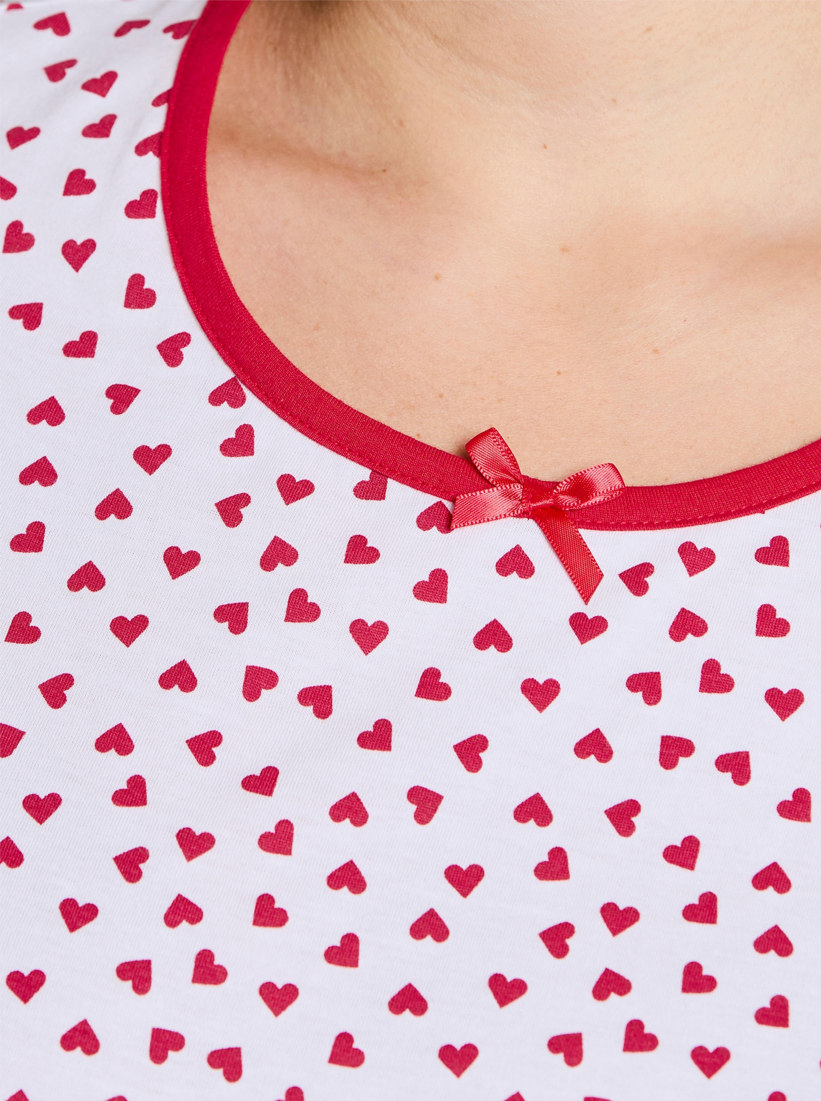 wäschepur Capri-Schlafanzüge mit Katzenmotiven - weiß-schwarz-bedruckt + weiß-rot-bedruckt