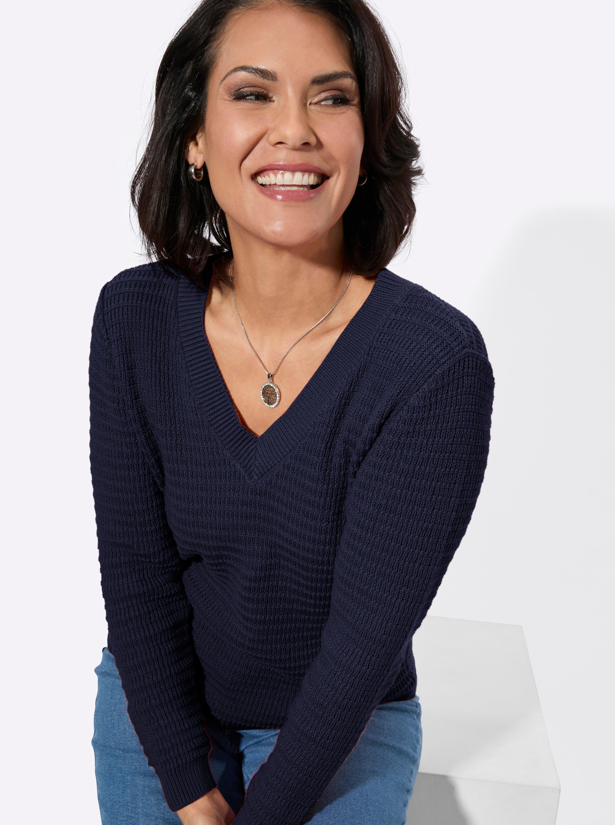 Thumbnail - V-Ausschnitt-Pullover