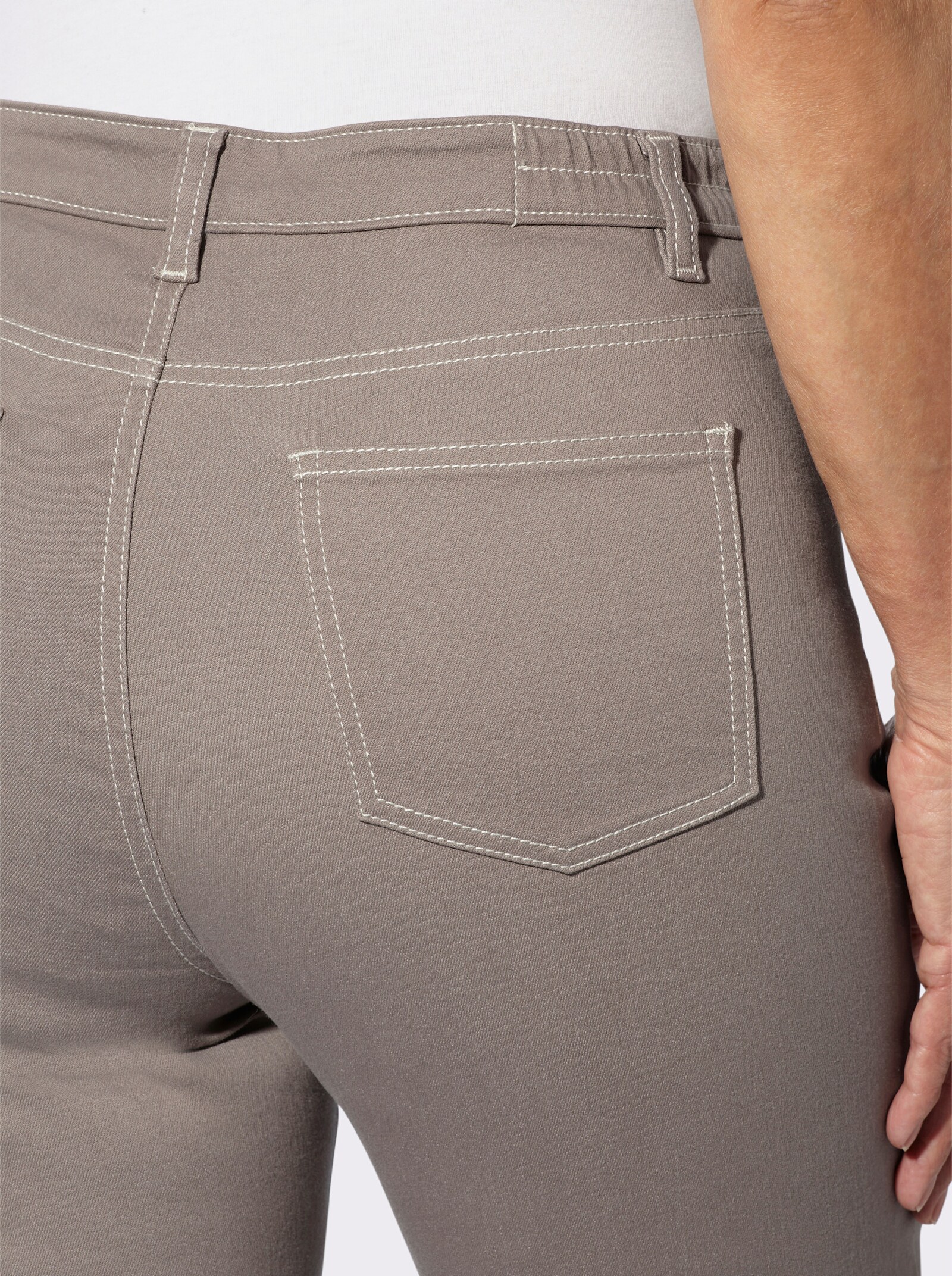 Jeans mit streckender Biese - taupe