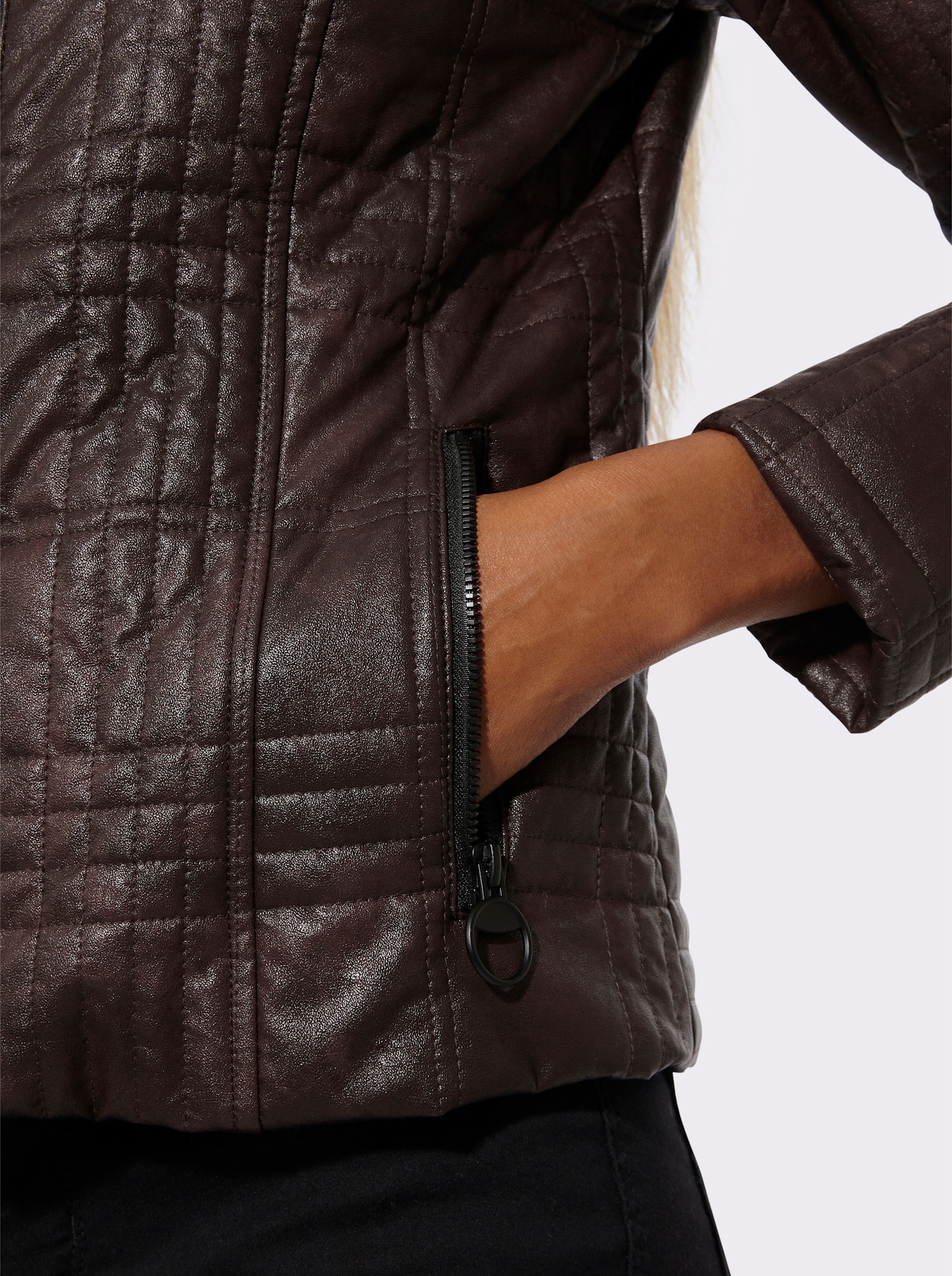 Mainpol Lederimitat-Blazer mit Reißverschluss-Taschen - schoko-bedruckt