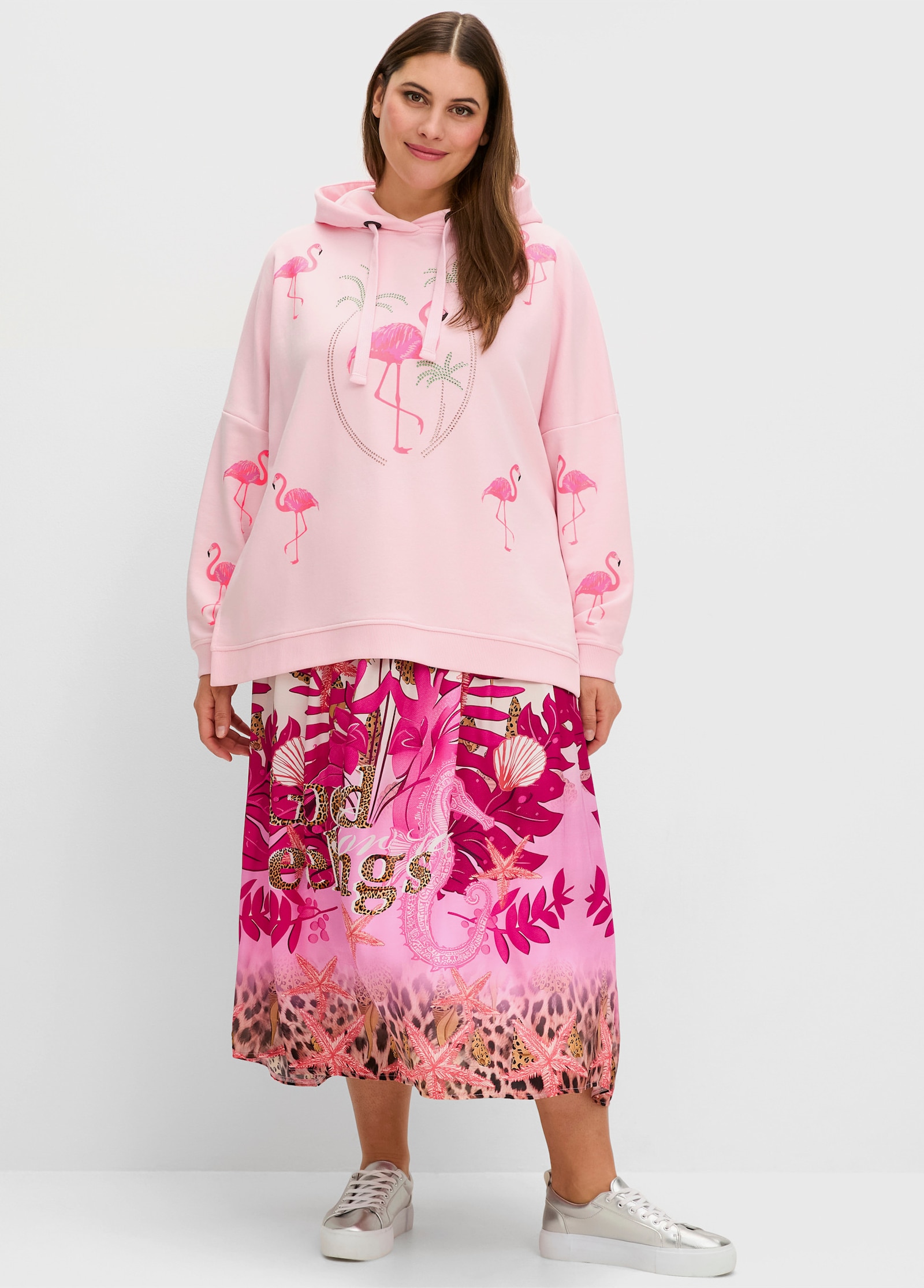 sheego loves miss goodlife Kapuzensweatshirt mit Flamingo-Prints und Glitzersteinen - rosé-gemustert