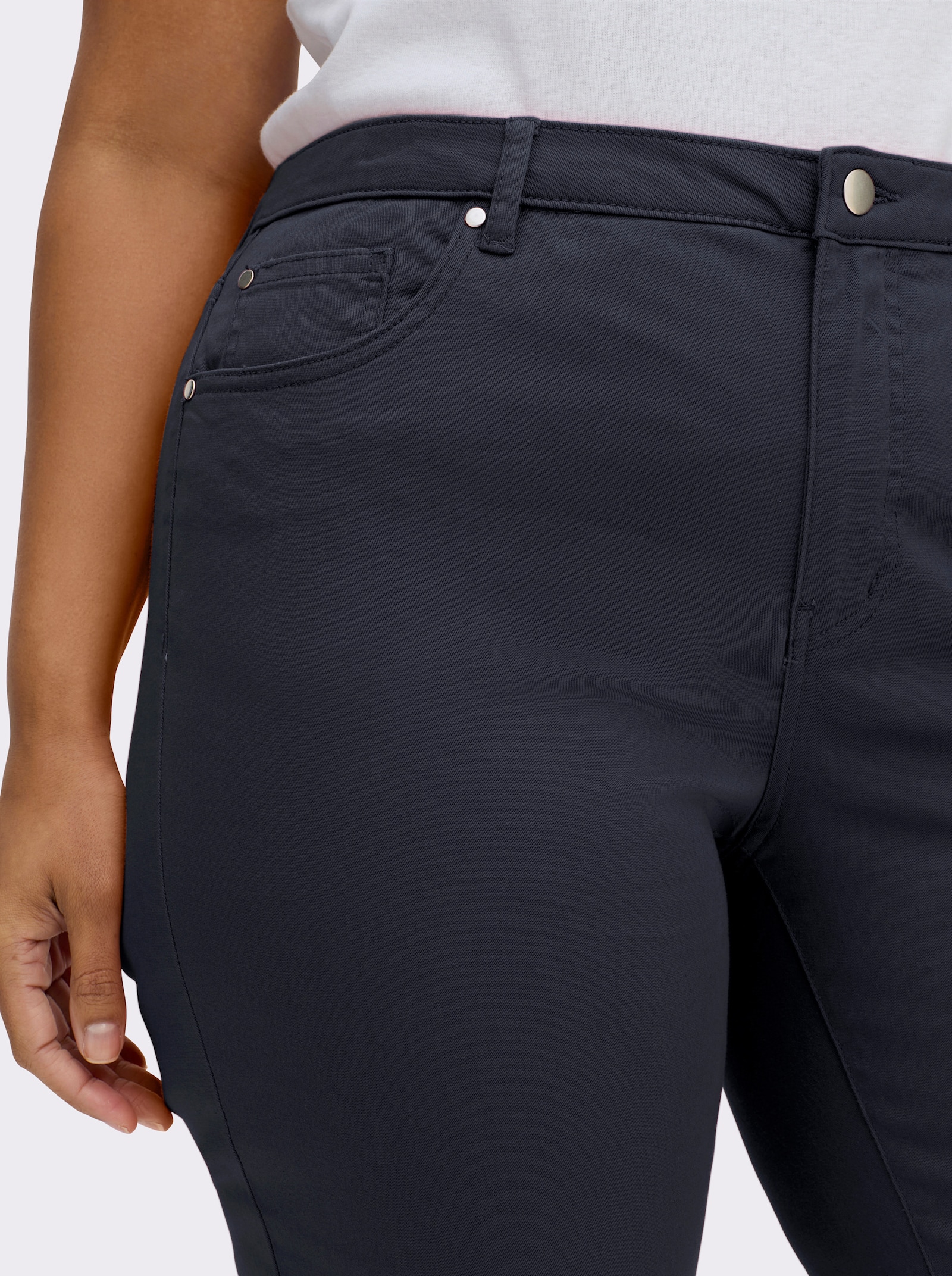 5-Pocket-Jeans mit bestickten Gesäßtaschen - marine