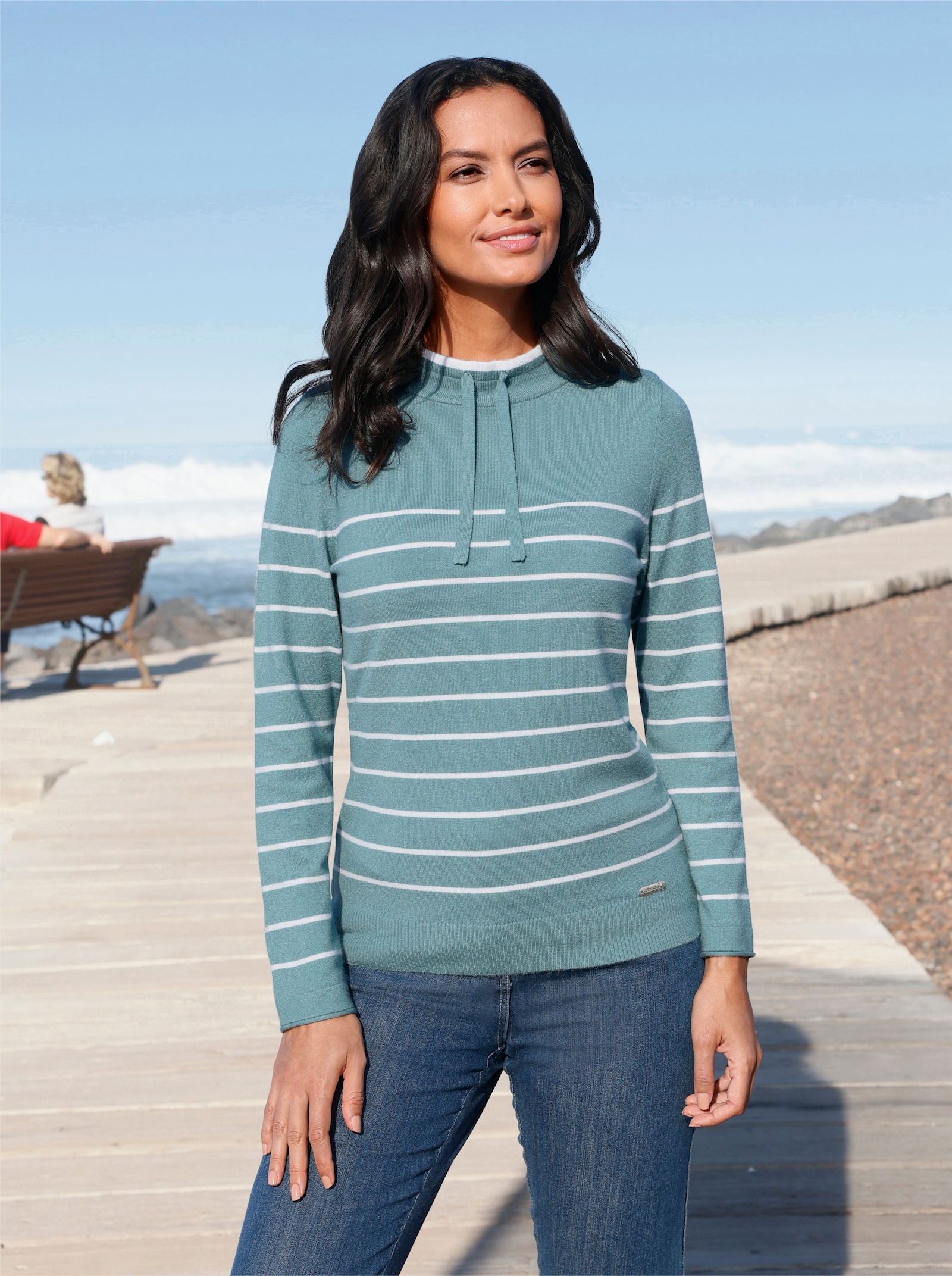 Stehkragenpullover mit sportiven Details - jade-ecru-geringelt