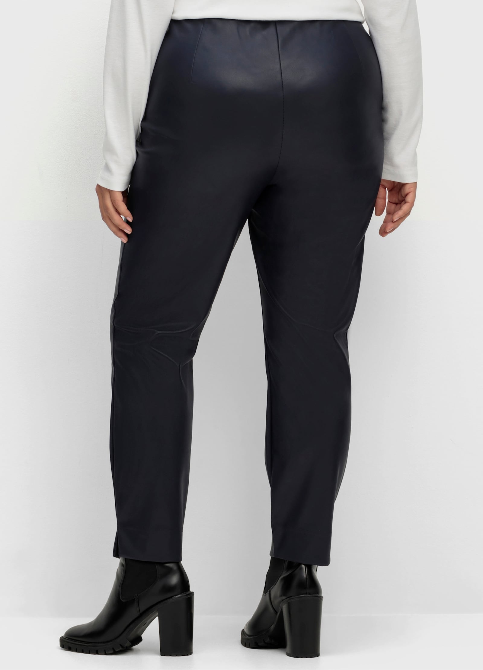 Lederimitathose in schmaler Schnittform - marine