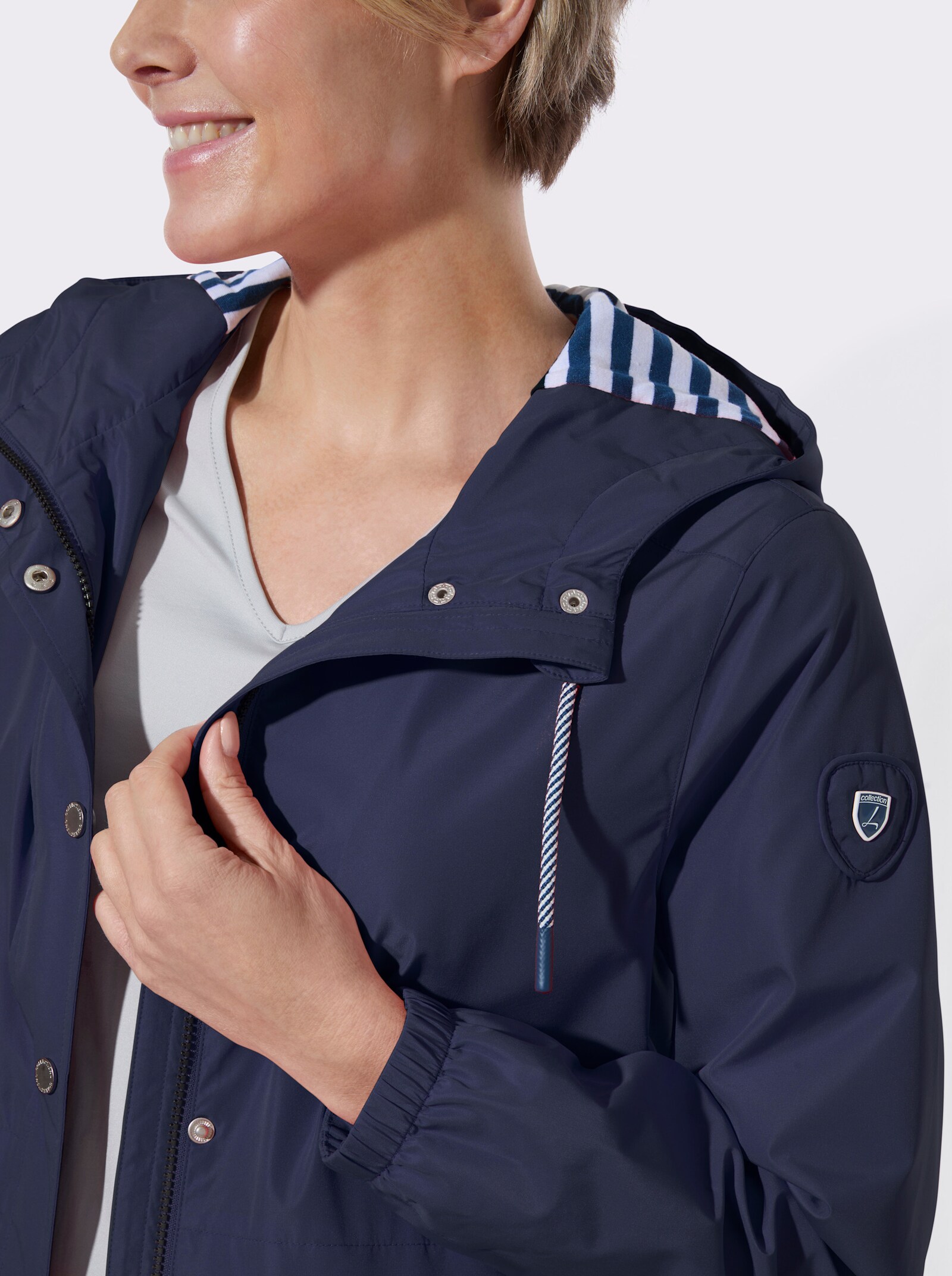 Übergangsjacke mit Kapuze - marine
