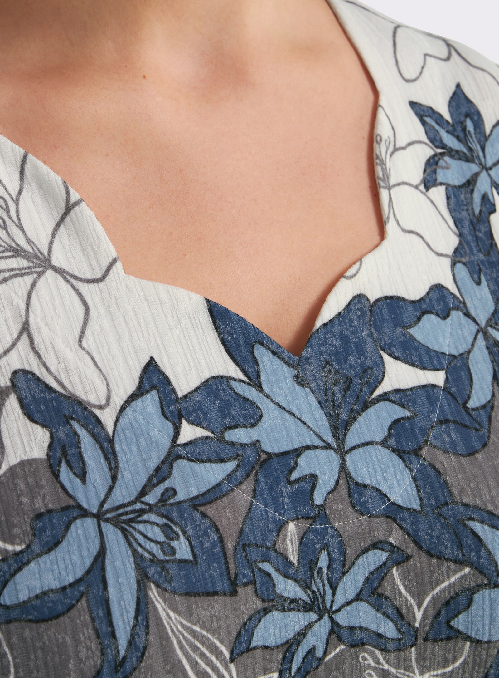  Print-Shirt mit gebogten Kanten - royalblau-schwarz-bedruckt