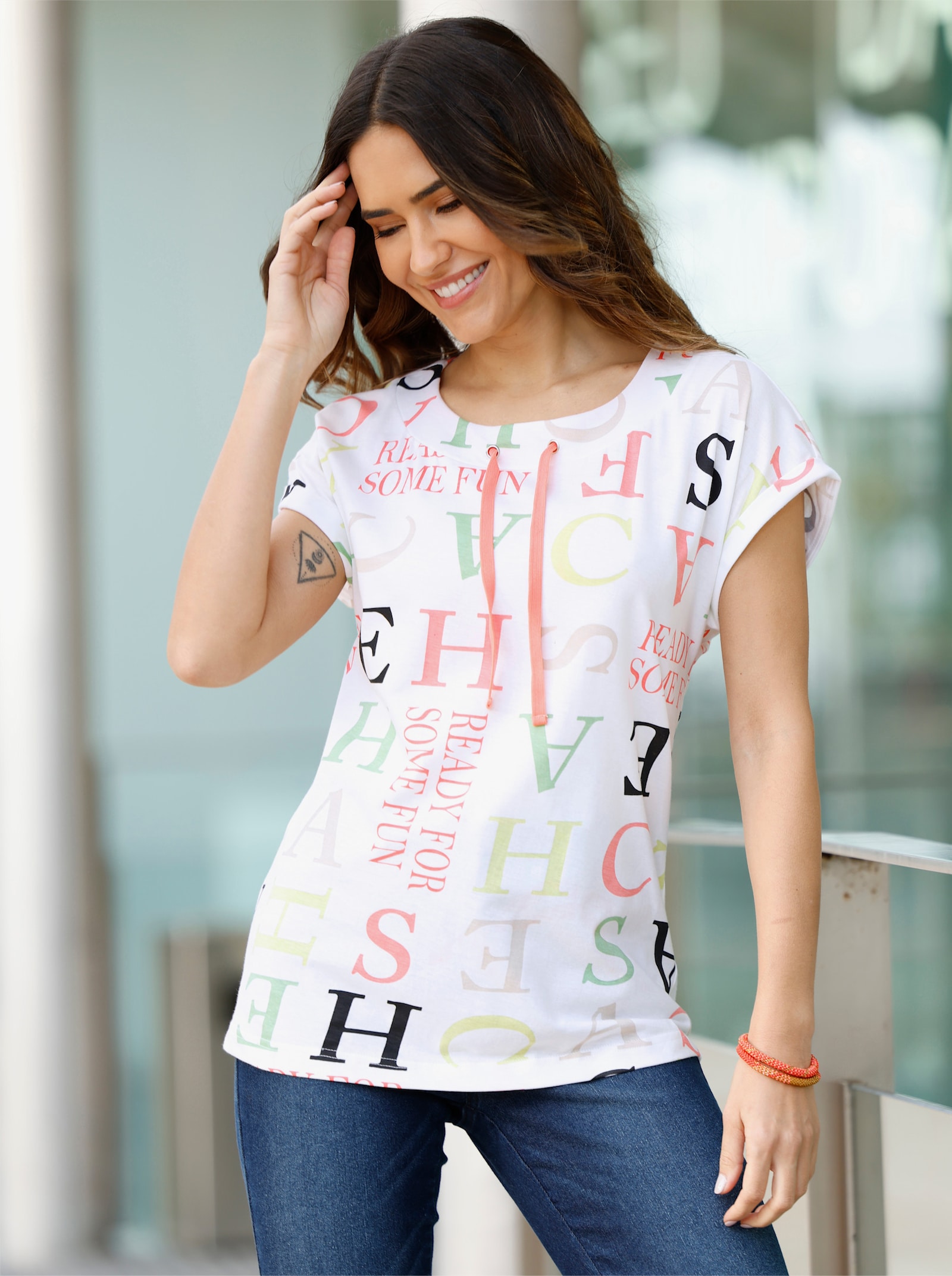 Kurzarmshirt mit Lettering-Druck - ecru-eucalyptus-bedruckt