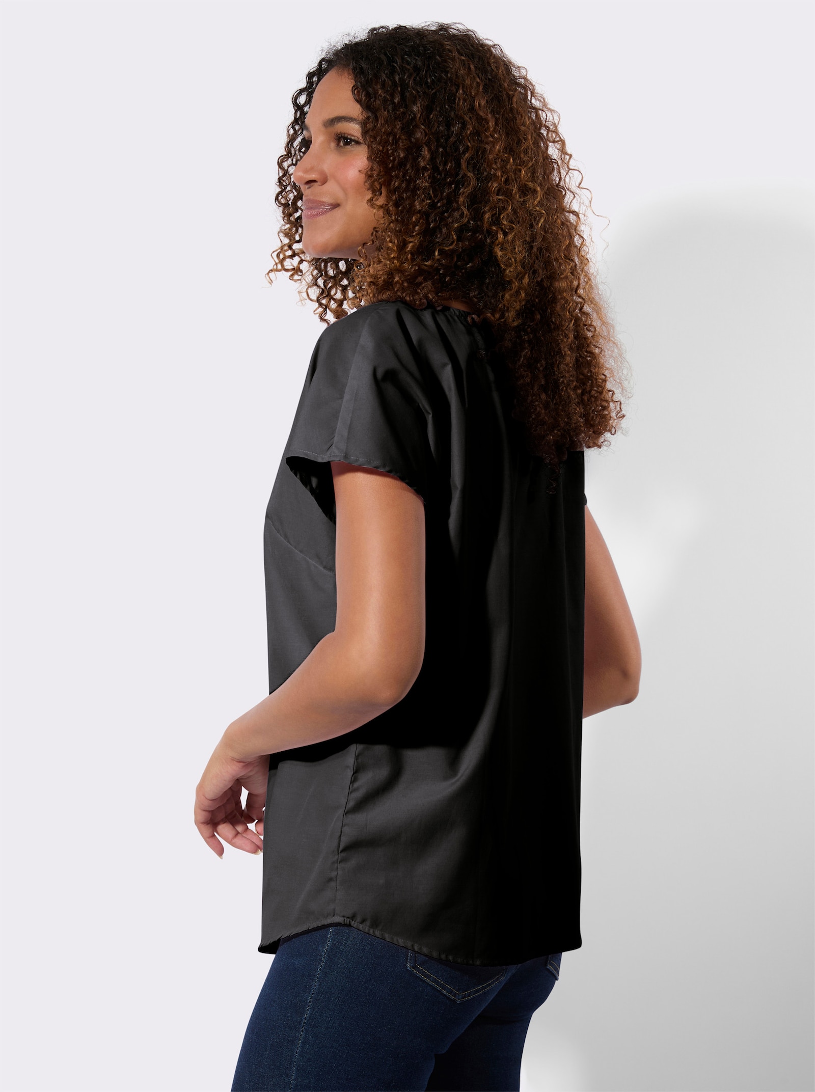 Baumwollbluse mit überschnittenen Schultern - schwarz