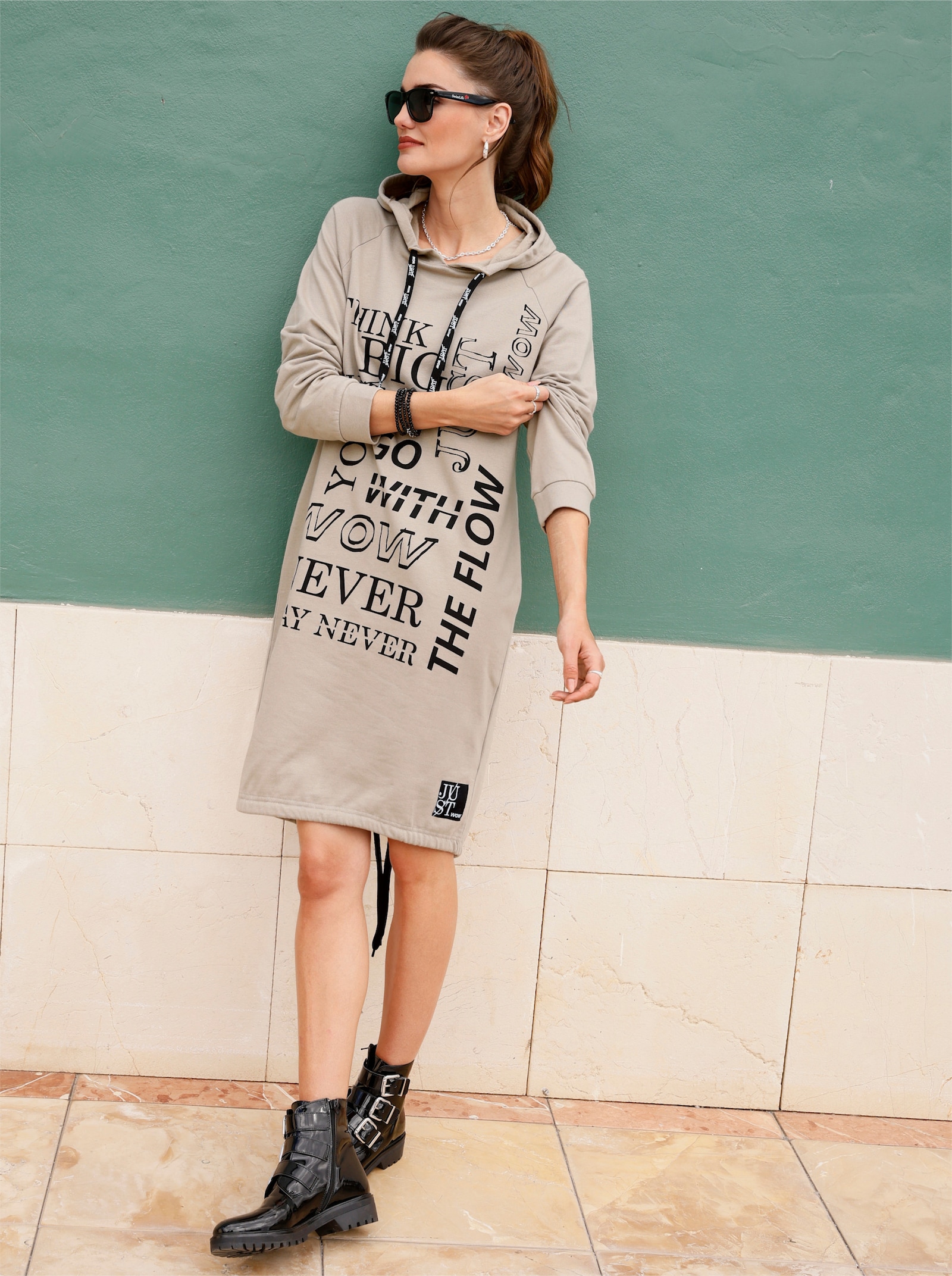 Jerseykleid mit Schriftzug-Print - schlamm-schwarz