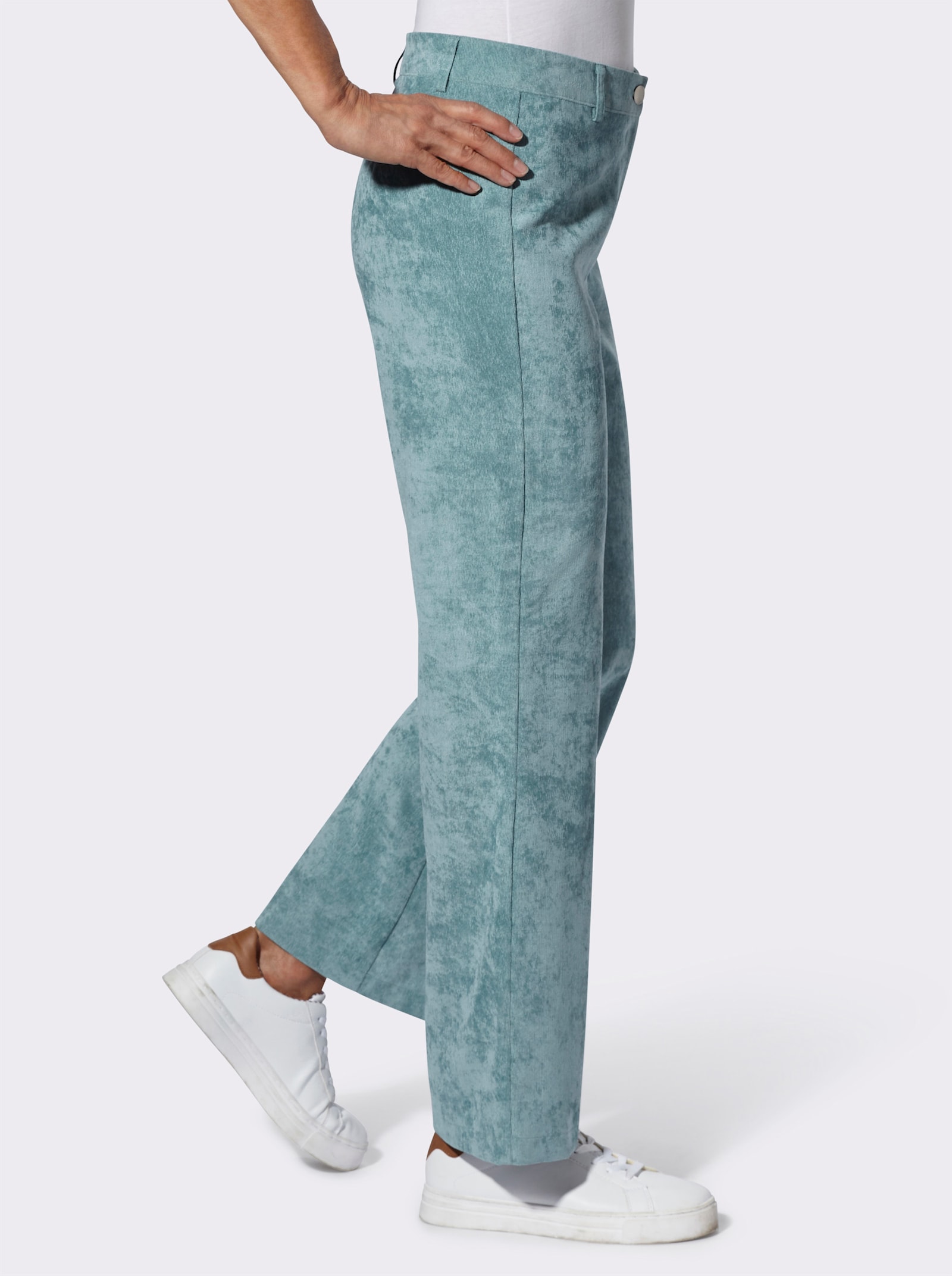 Cordhose in ausgestellter Form - jade
