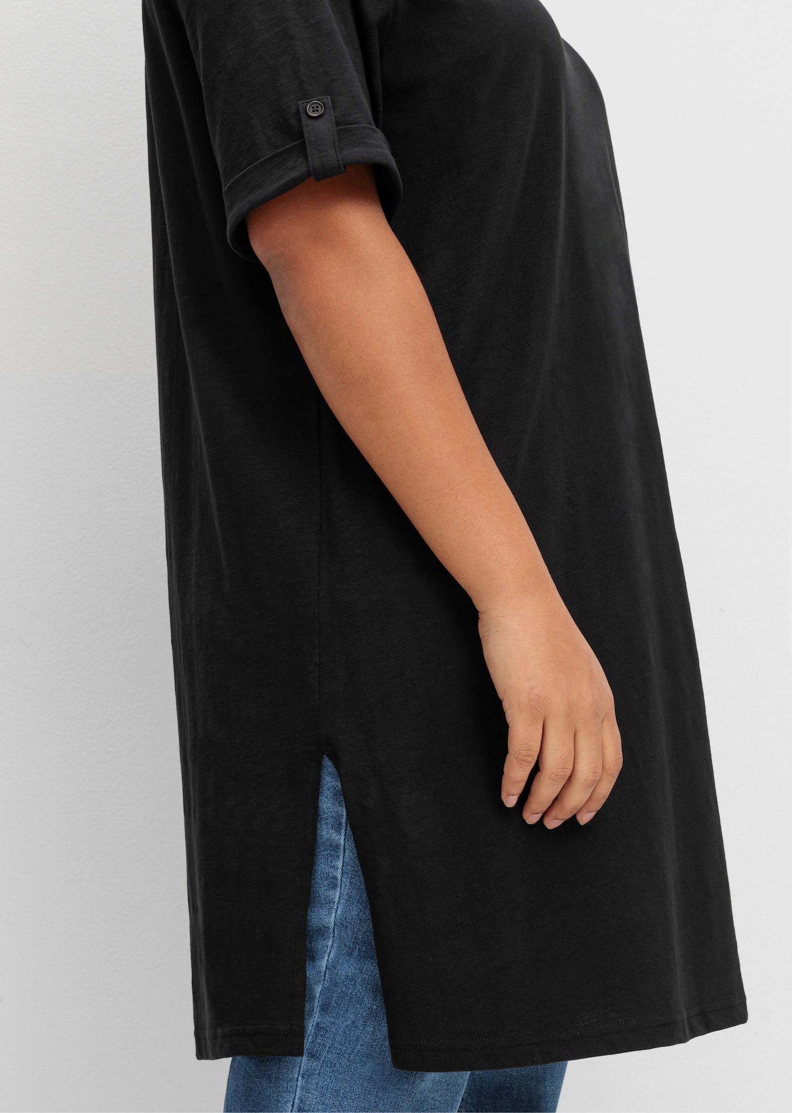 sheego Lang shirt met hals met split - zwart