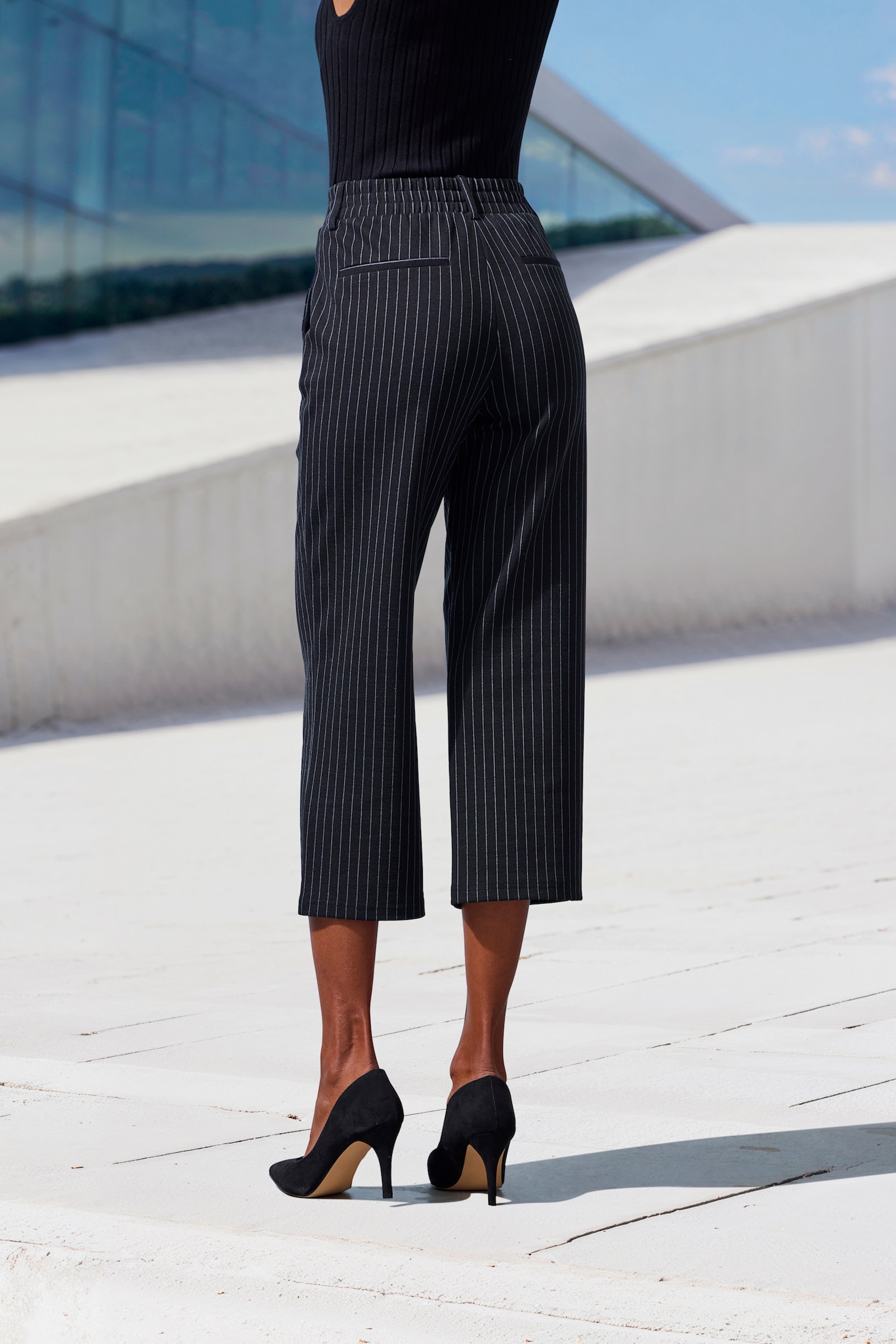 LASCANA Pantalon large - noir à rayures