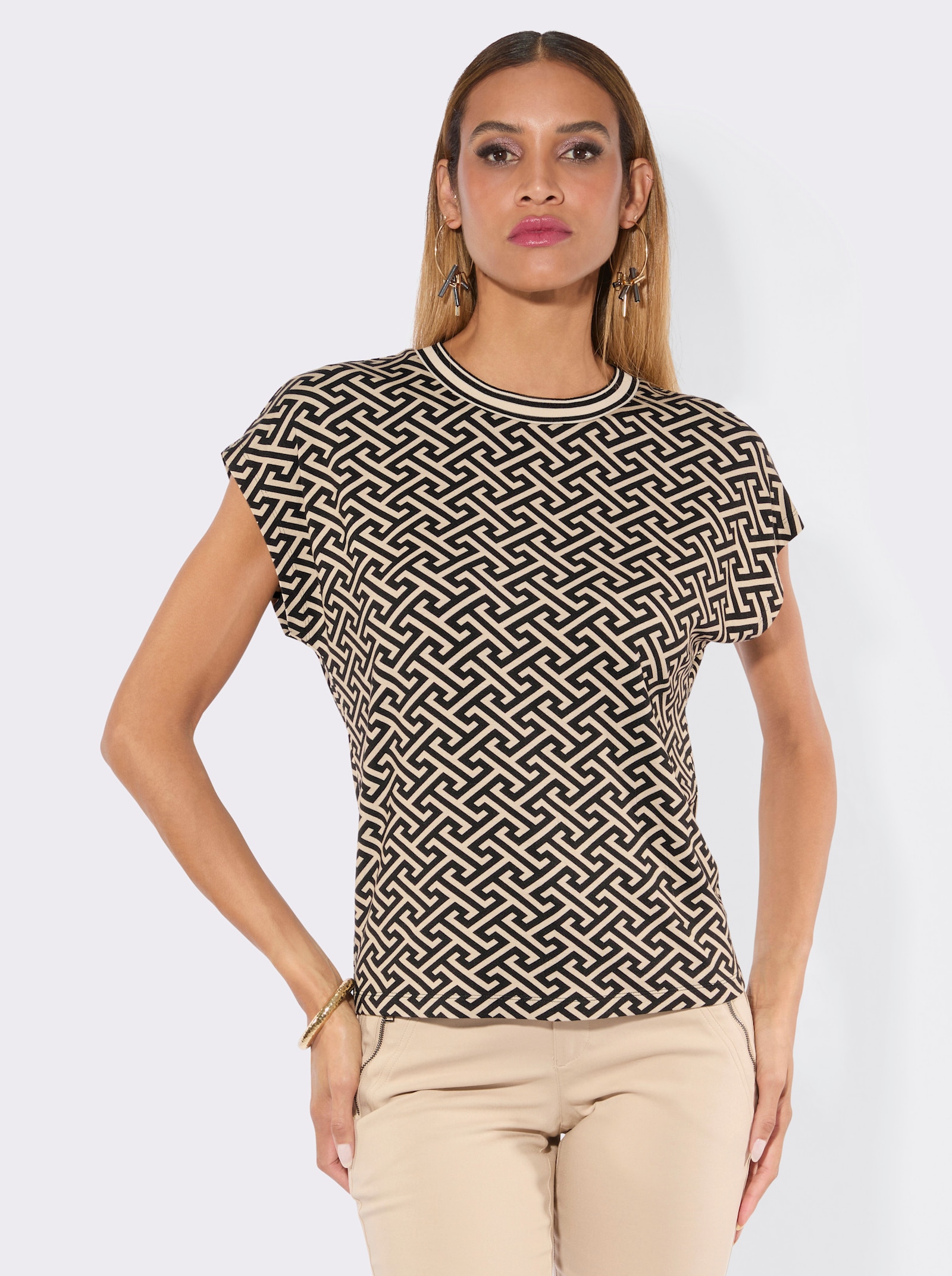 Print-Shirt mit überschnittenen Schultern - schwarz-sand-bedruckt