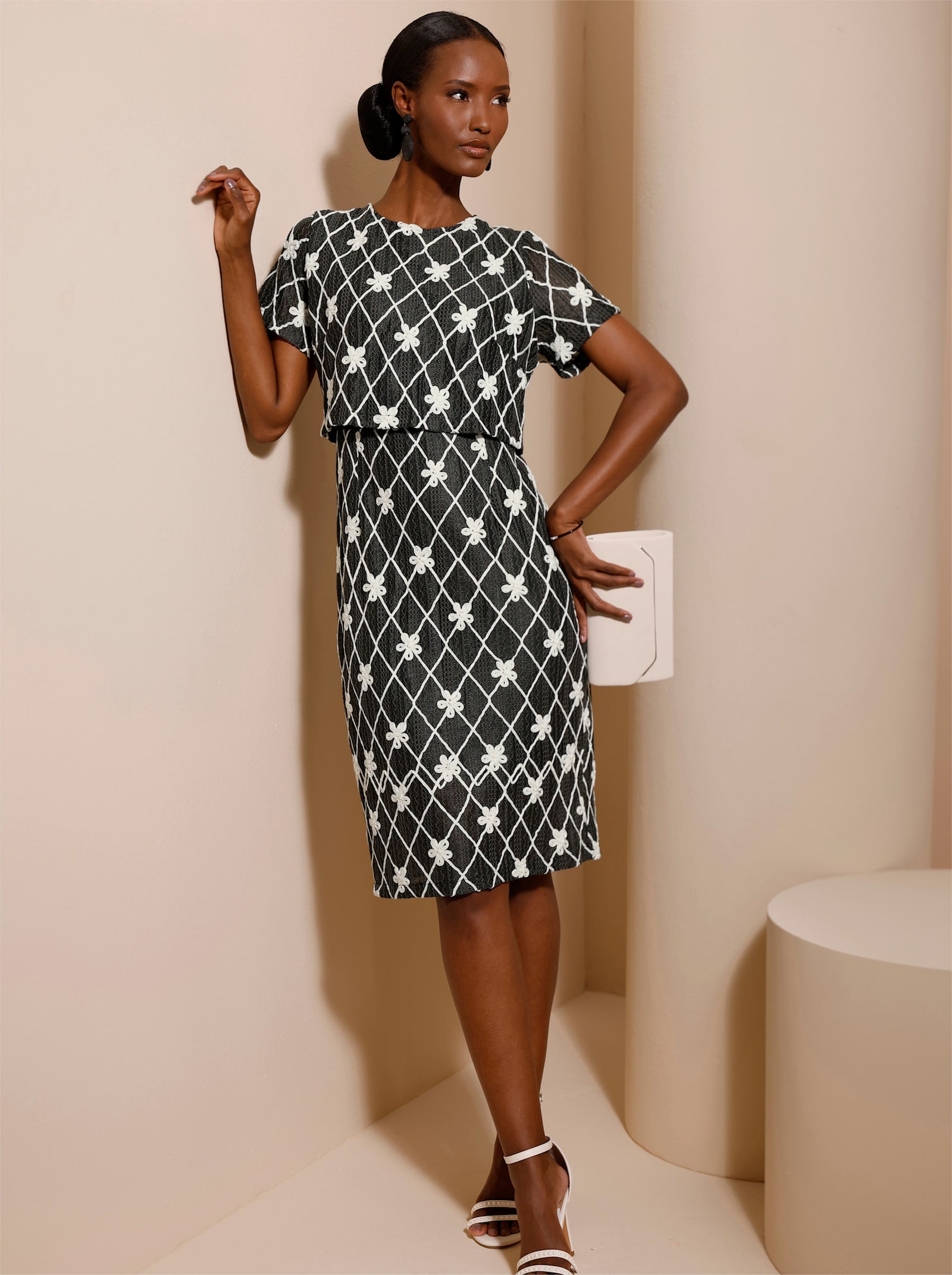 Etuikleid mit rückwärtigem Reißverschluss - graphit-champagner