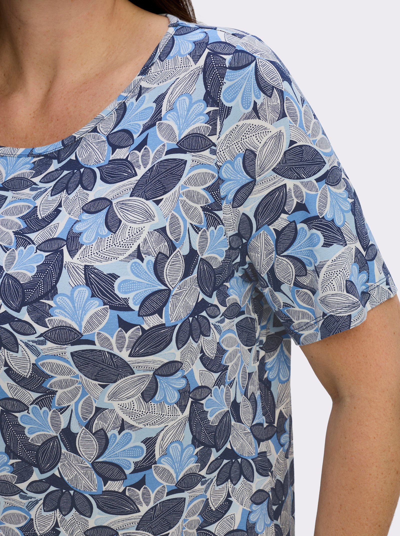 Print-Shirt mit paspeliertem U-Boot-Ausschnitt - hellblau-marine-bedruckt