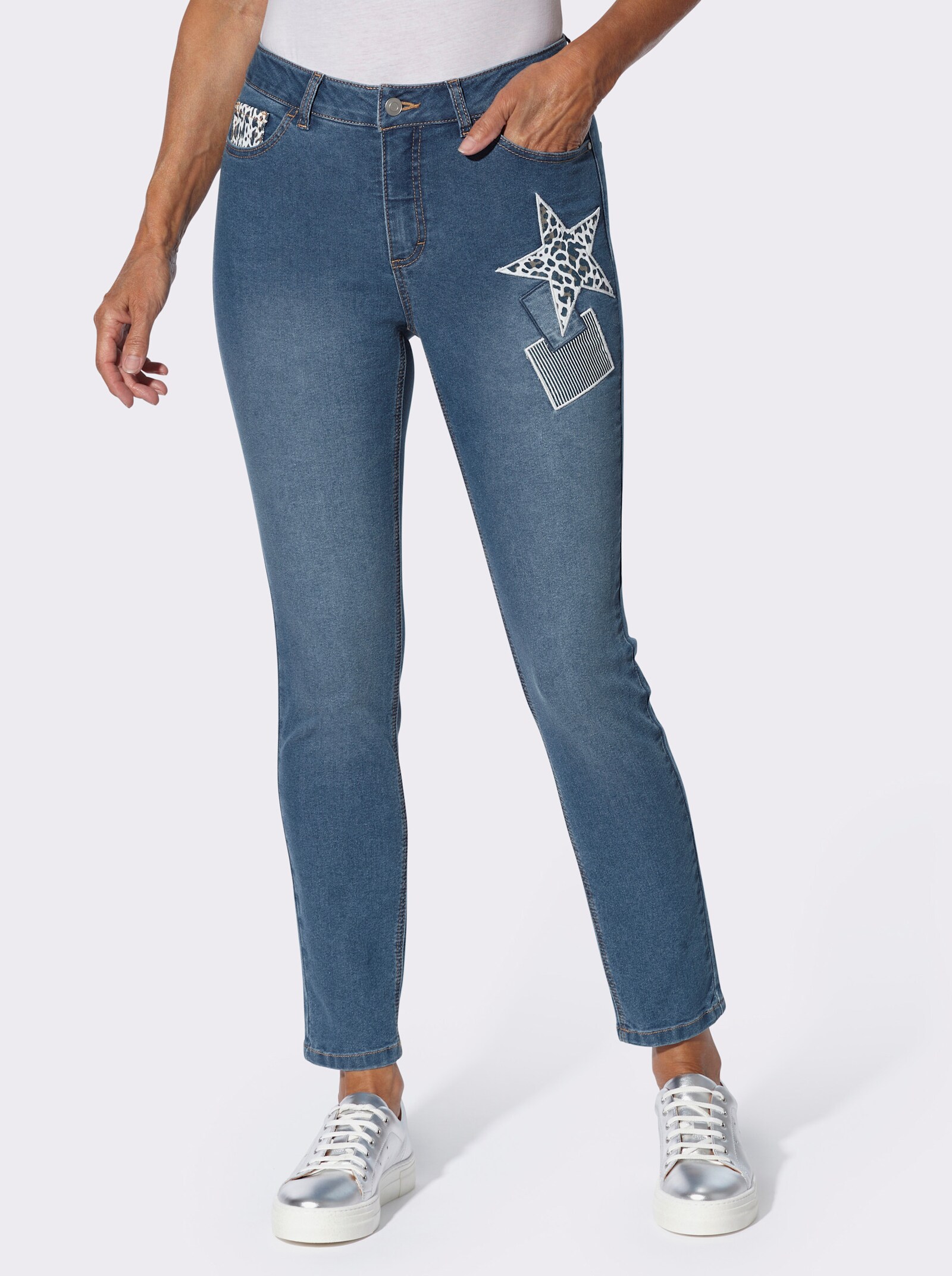 Jeans mit Patches - blue-bleached
