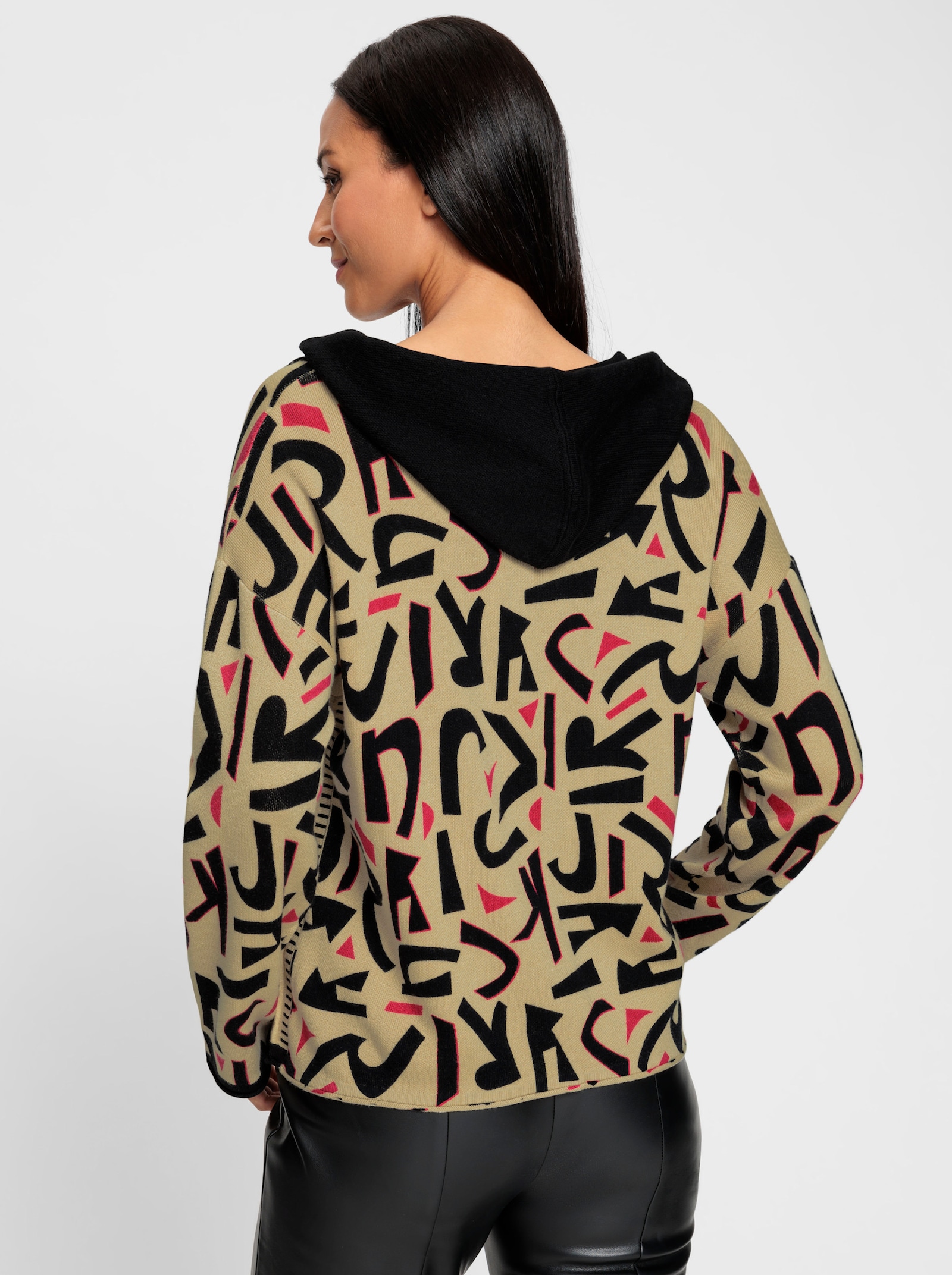 heine Kapuzenstrickjacke mit verdeckter Druckknopfleiste - sand-schwarz-bedruckt