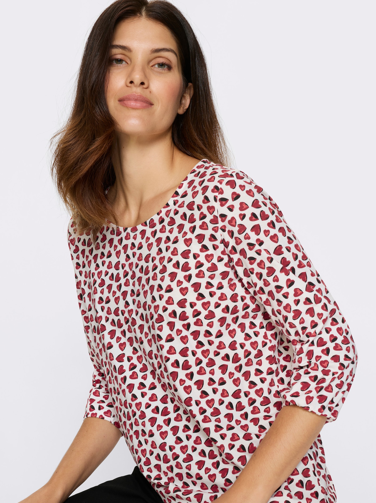 Topp med 3/4-ärm och hjärtmönster - ecru-röd-med tryck