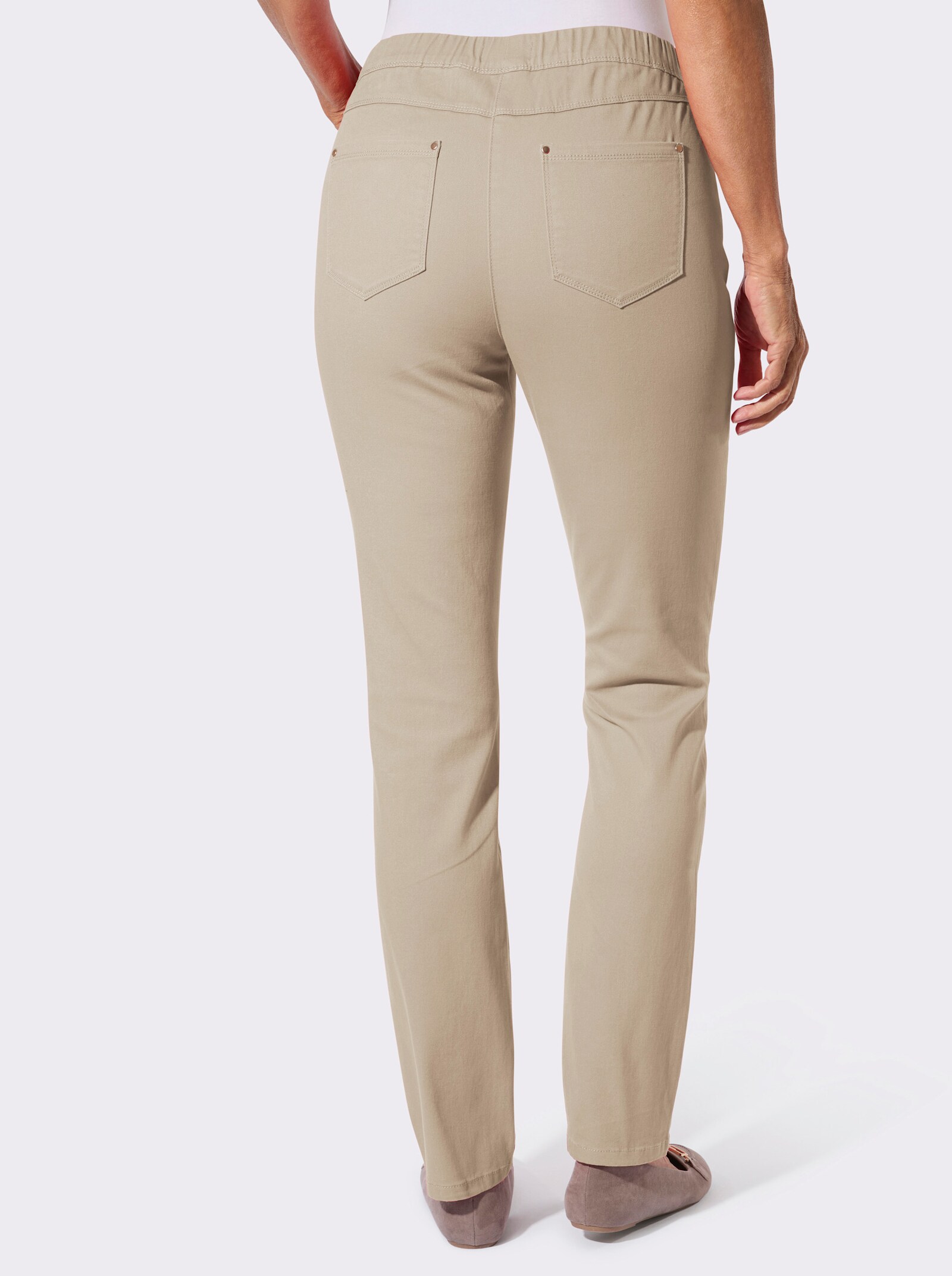 Schlupfjeans mit Schmuckknöpfen - sand