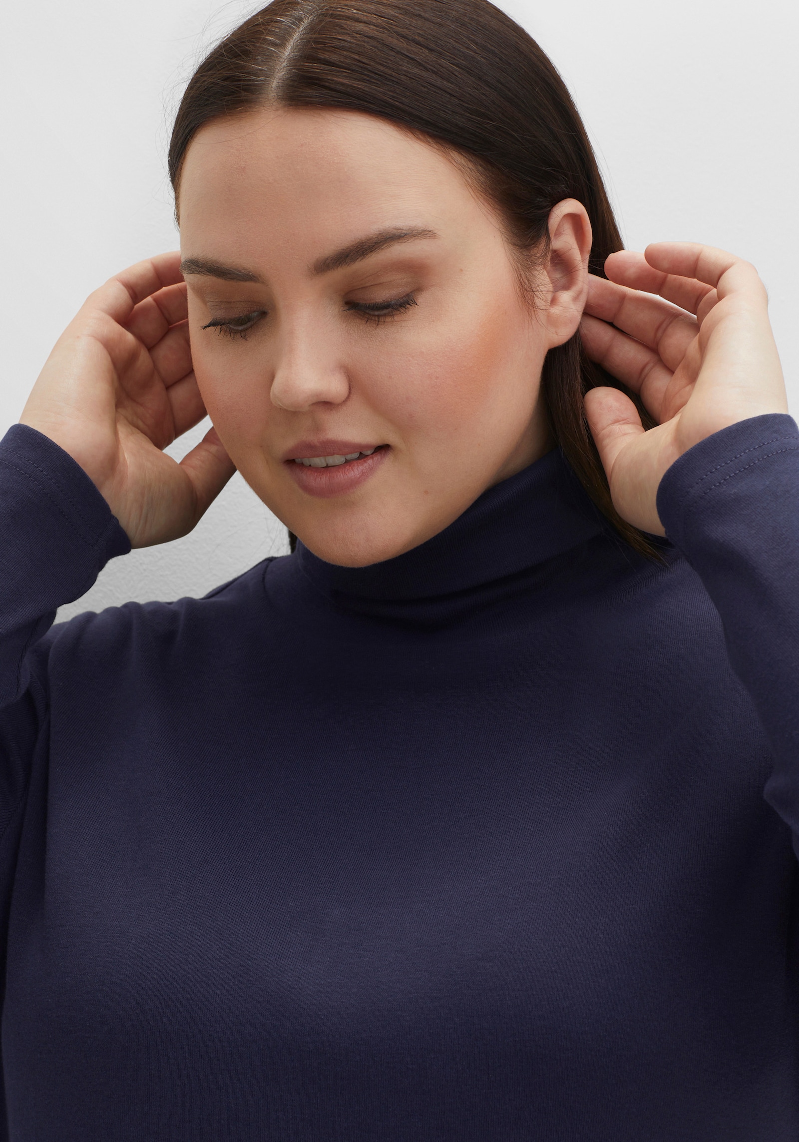 sheego Rollkragenshirt in A-Linie - marine
