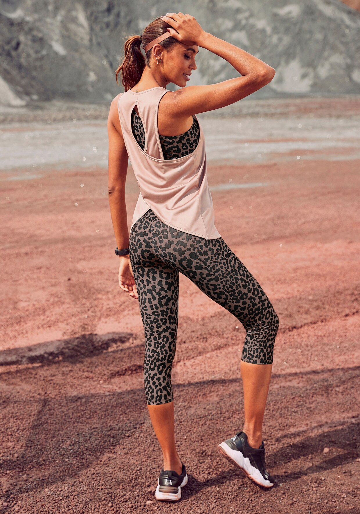 LASCANA ACTIVE Caprileggings - nougat