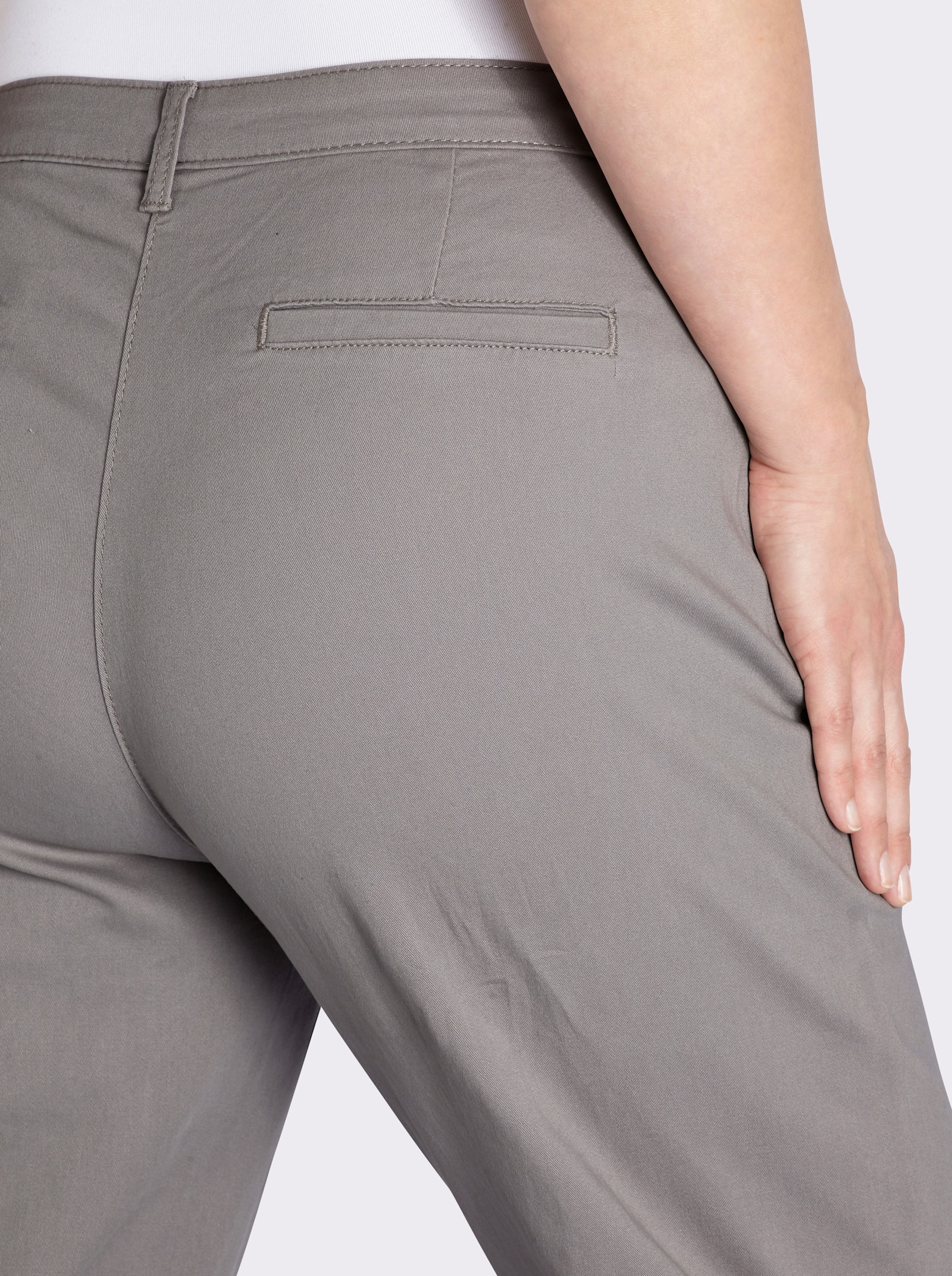 Boyfriend-Hose mit Gürtelschlaufen - grau