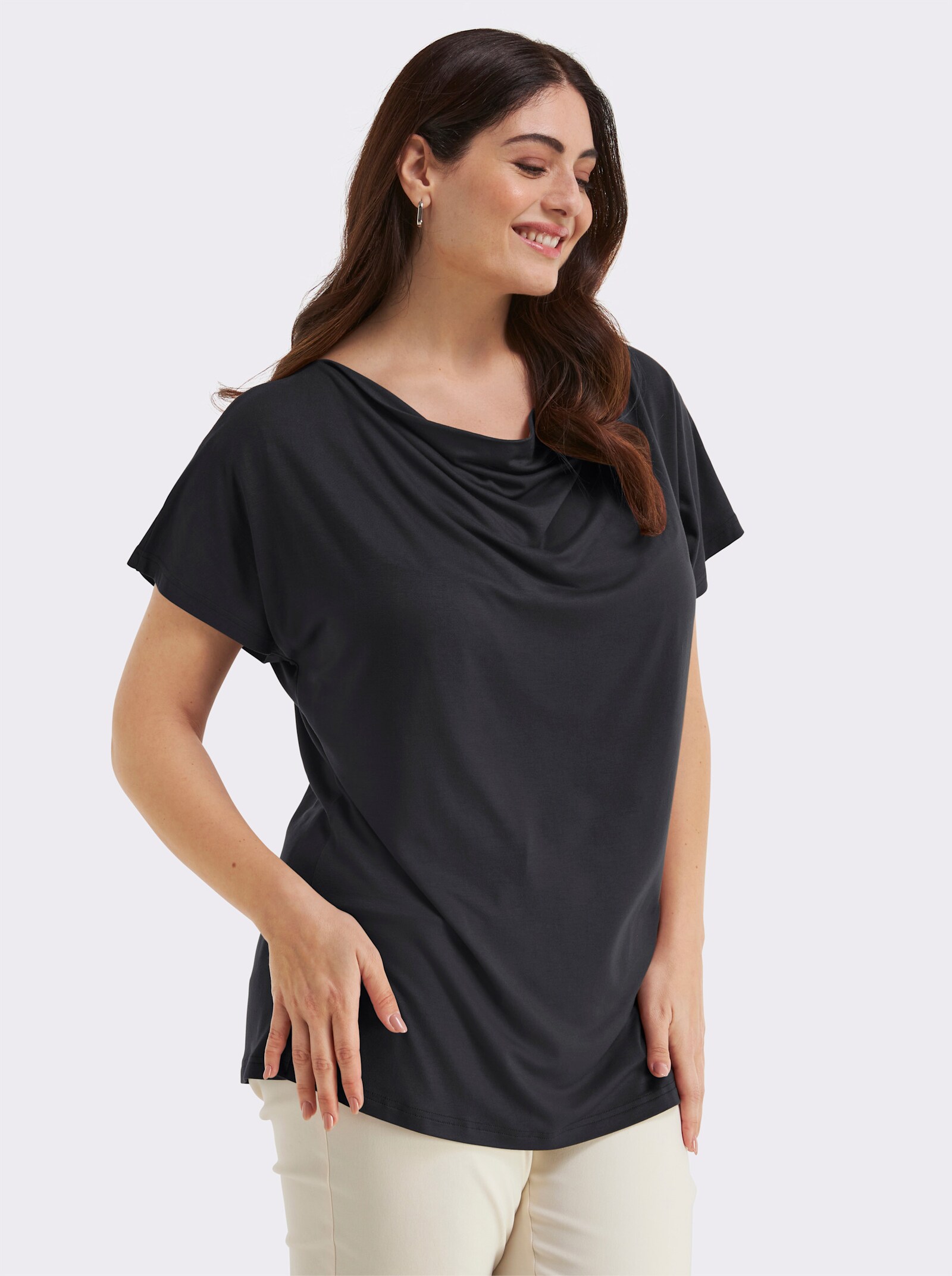 sheego Wasserfallshirt mit überschnittenen Ärmeln - schwarz