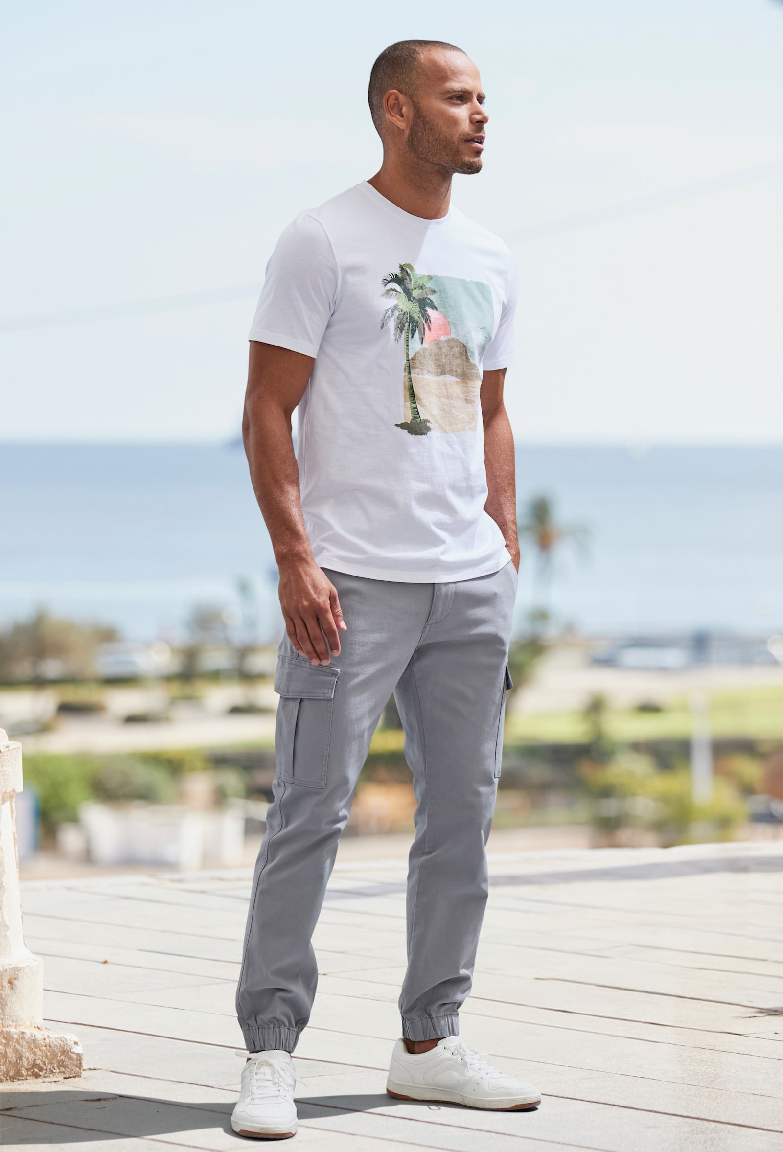 AUTHENTIC LE JOGGER Cargohose - hellgrau