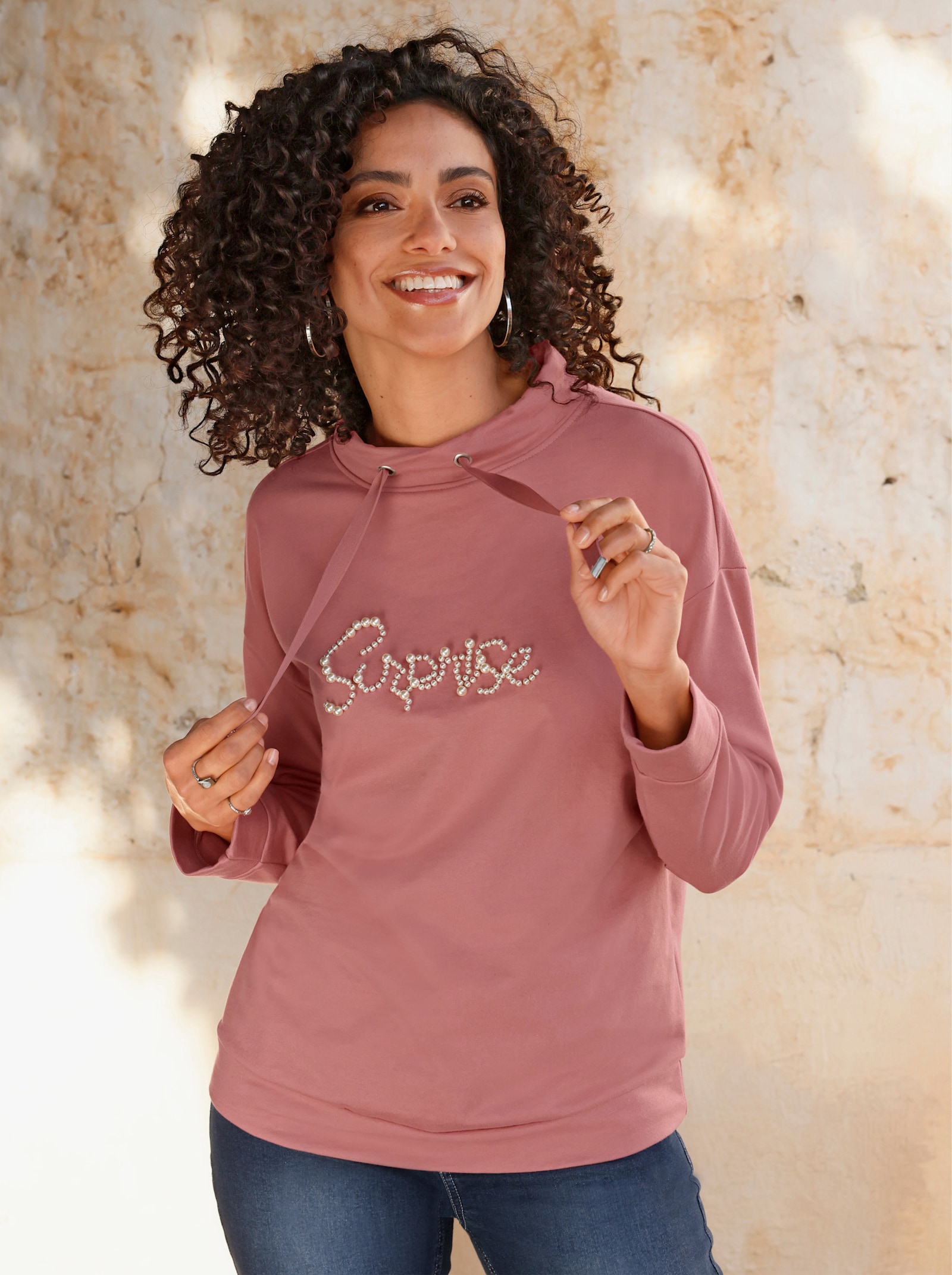 Sweatshirt mit genieteten Zierperlen - rosenholz