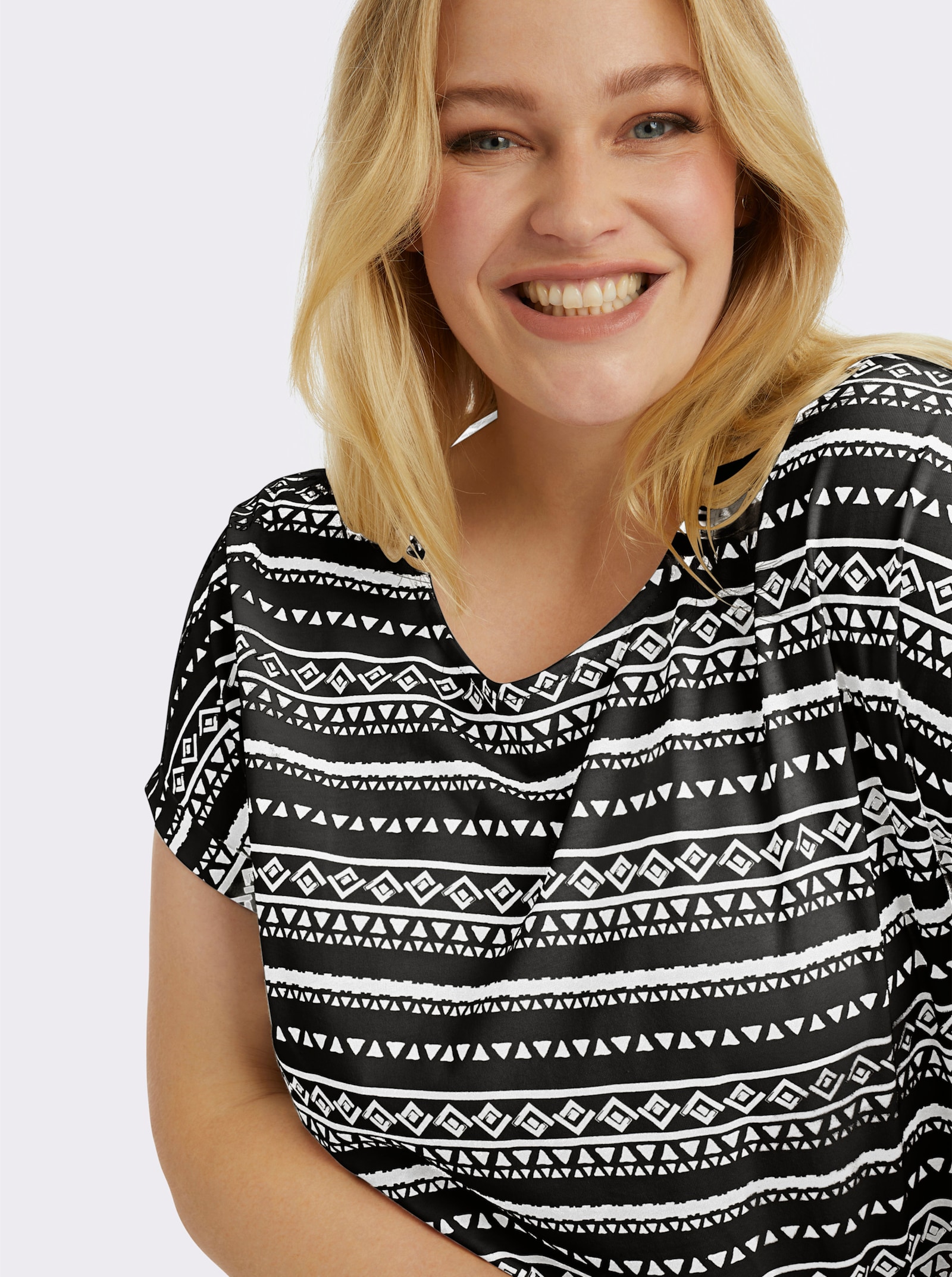 Print-Shirt mit Rundhals-Ausschnitt - schwarz-ecru-bedruckt