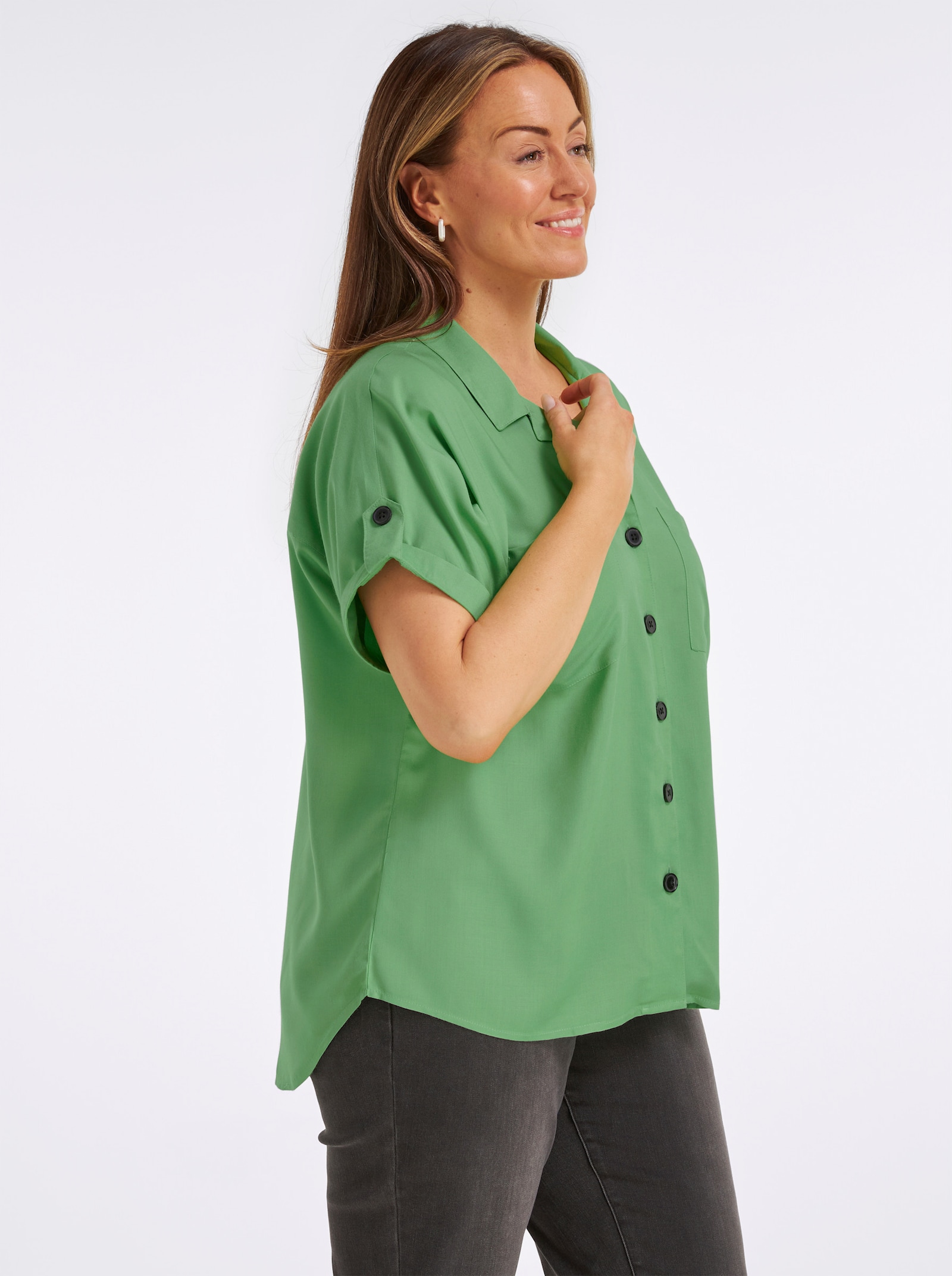 Kurzarmbluse mit aufgesetzten Brusttaschen - apfel