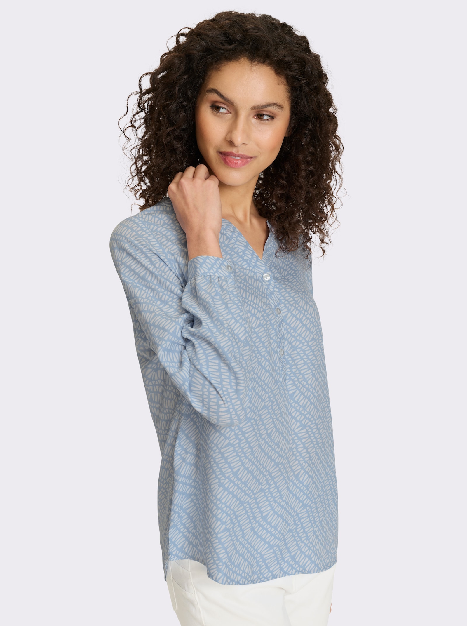 heine Schlupfbluse in Kofferware - eisblau-ecru-bedruckt