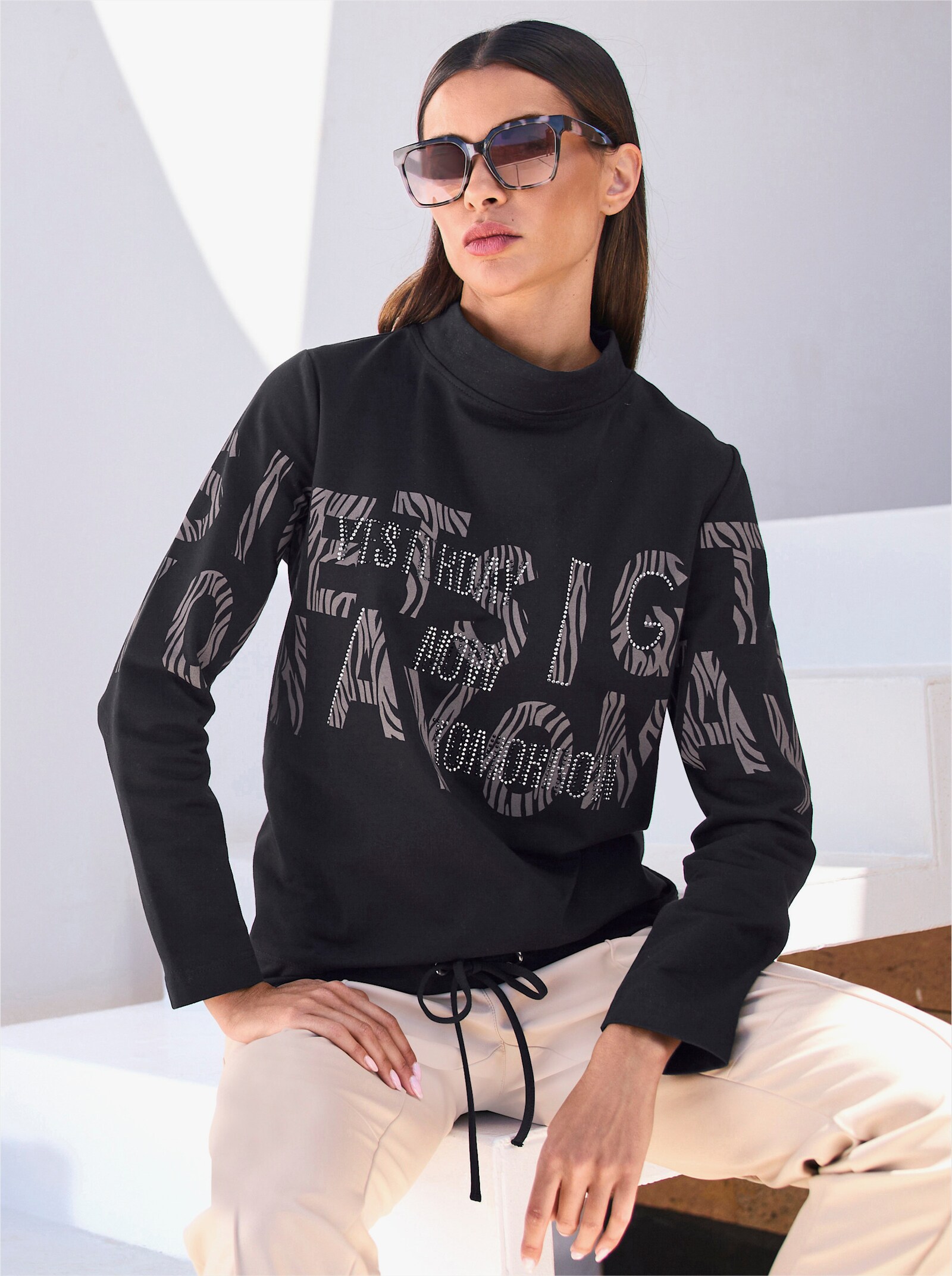 heine Stehkragenshirt mit Schrift- und Animalprint - schwarz