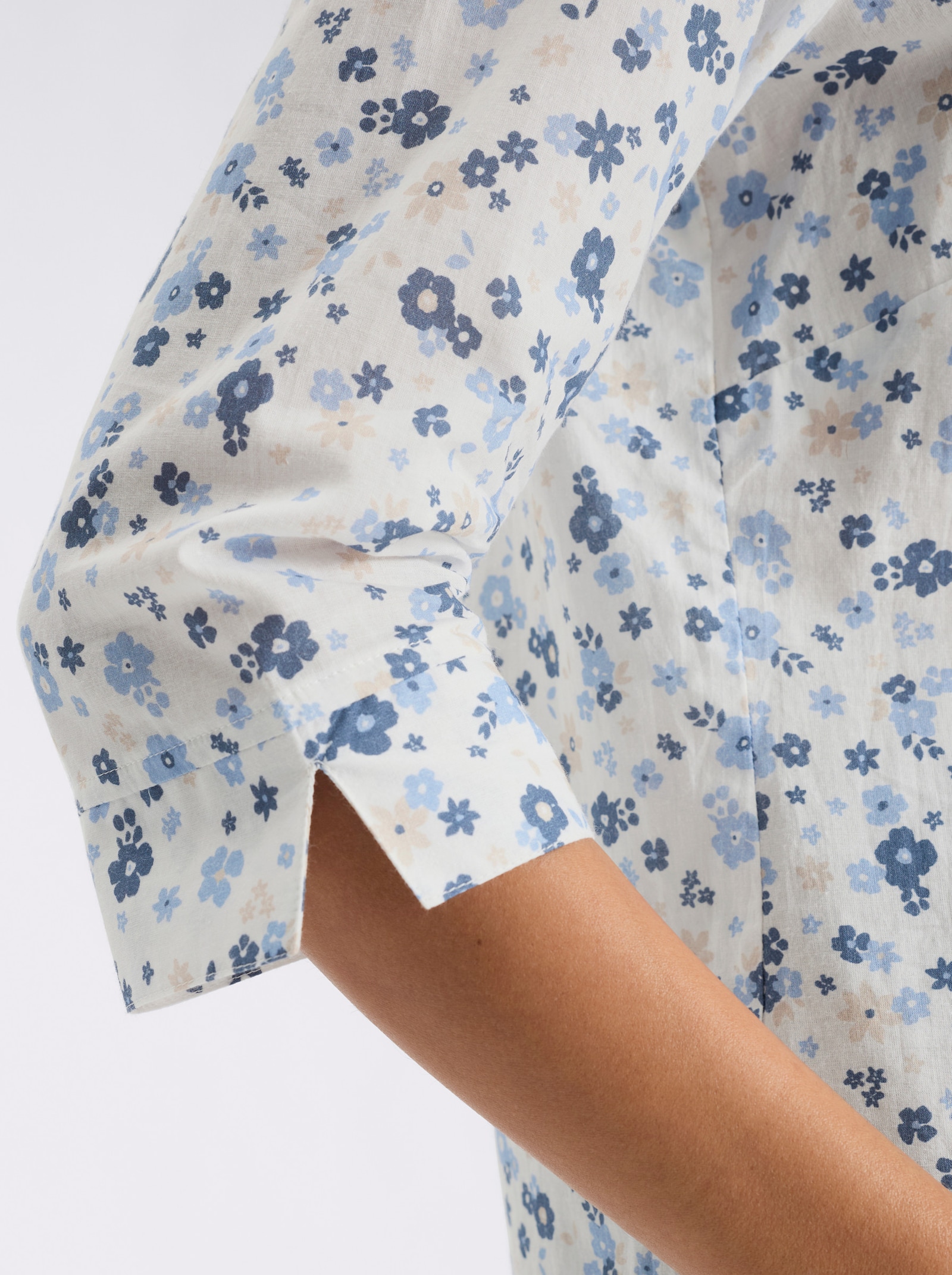 Bavlněná halenka s květinovým vzorem - ecru-modrá-potisk
