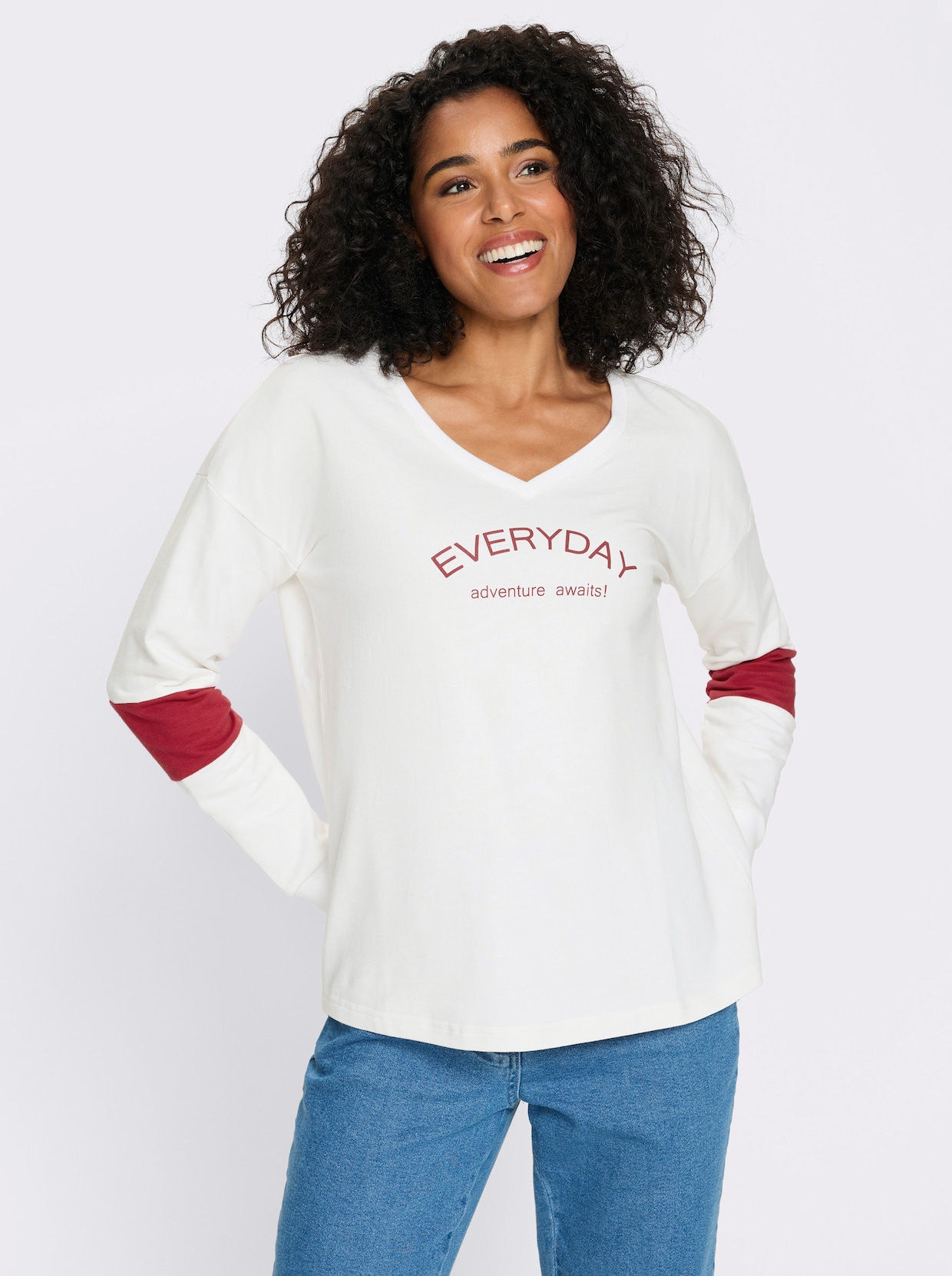 Sweatshirt mit Schriftzug - ecru-kirsche