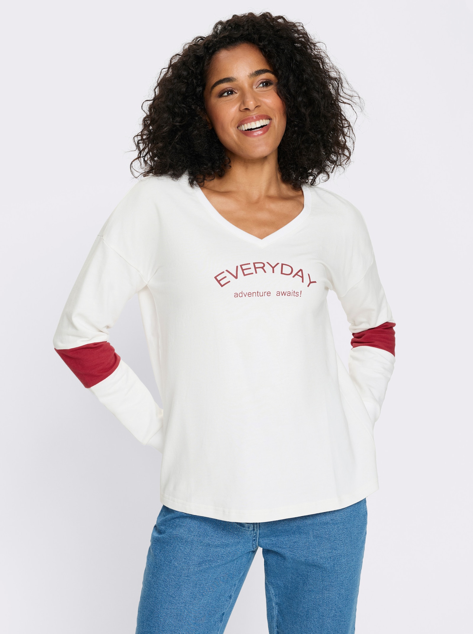 Sweatshirt mit Schriftzug - ecru-kirsche