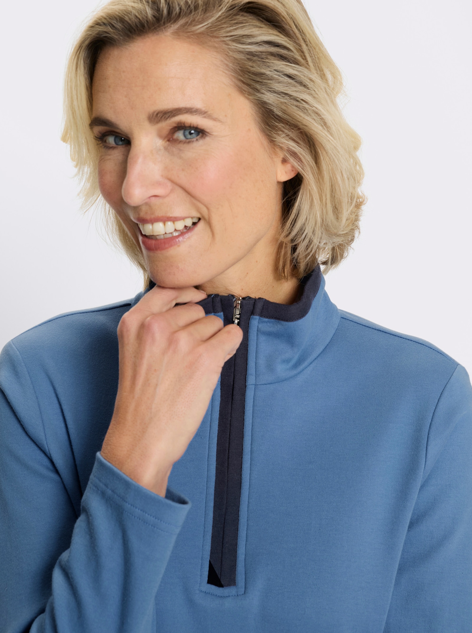 Sweatshirt mit Troyerkragen - mittelblau