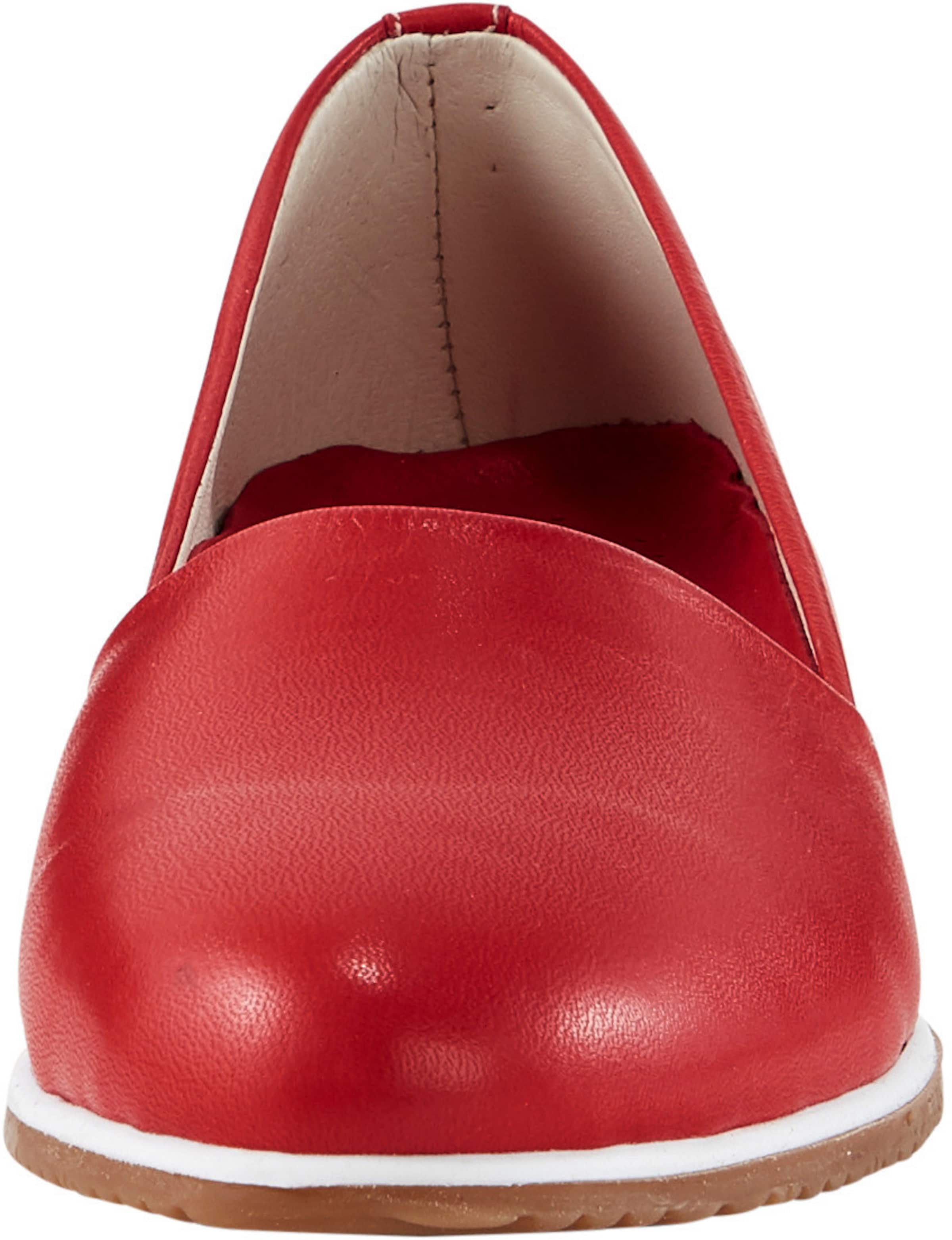 Sohle Leder  günstig Kaufen-Slipper in rot von Andrea Conti. Slipper in rot von Andrea Conti <![CDATA[Slipper Aus weichem Rind-Nappaleder. Tolle Optik durch die besondere Schnittführung. Mit kontrastfarbener Sohle. Futter und Innensohle: Leder. Schuh fällt klein aus, bitte eine Nu