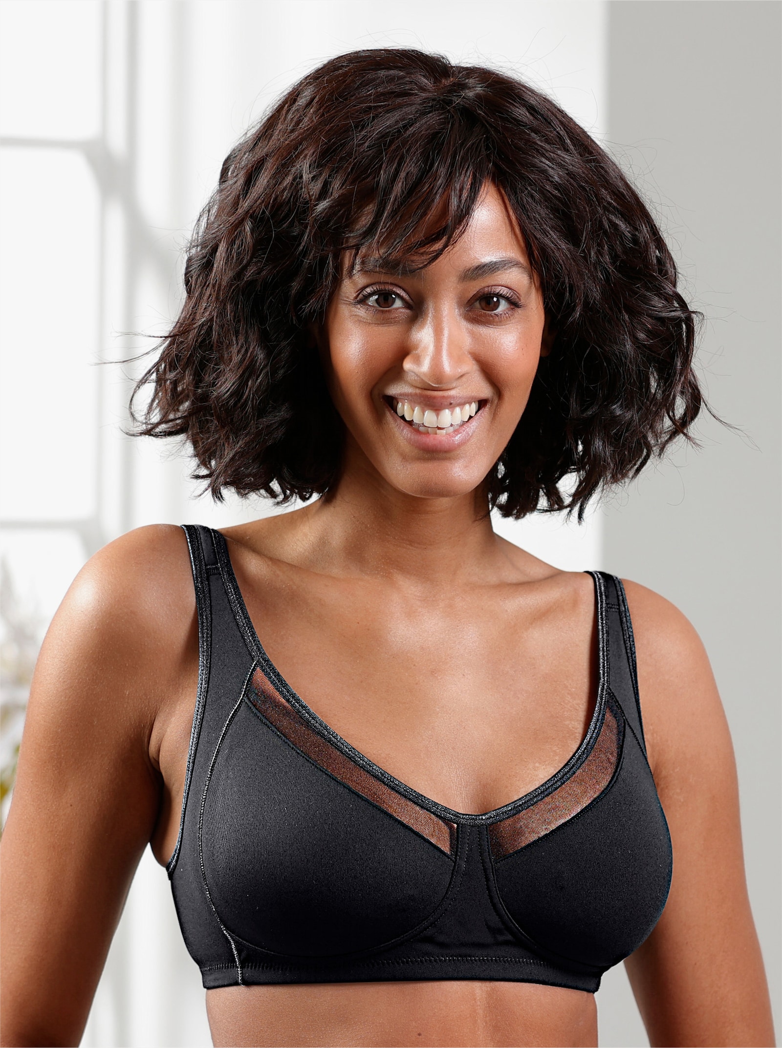 Entlastungs-BH ohne Bügel mit wattierten Trägern - schwarz